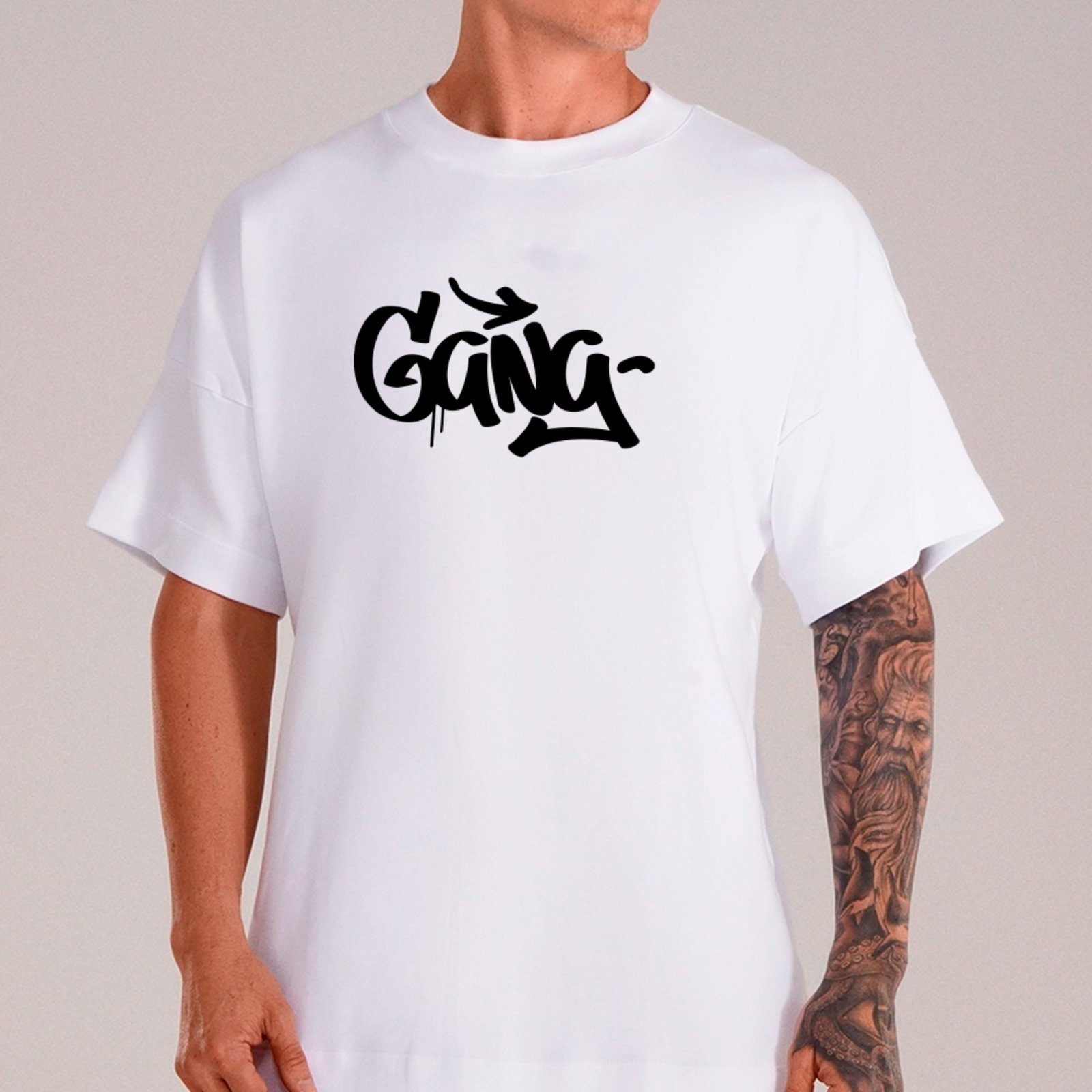 Camiseta Ousy Unissex Gang Visual Impactante Básica Branco