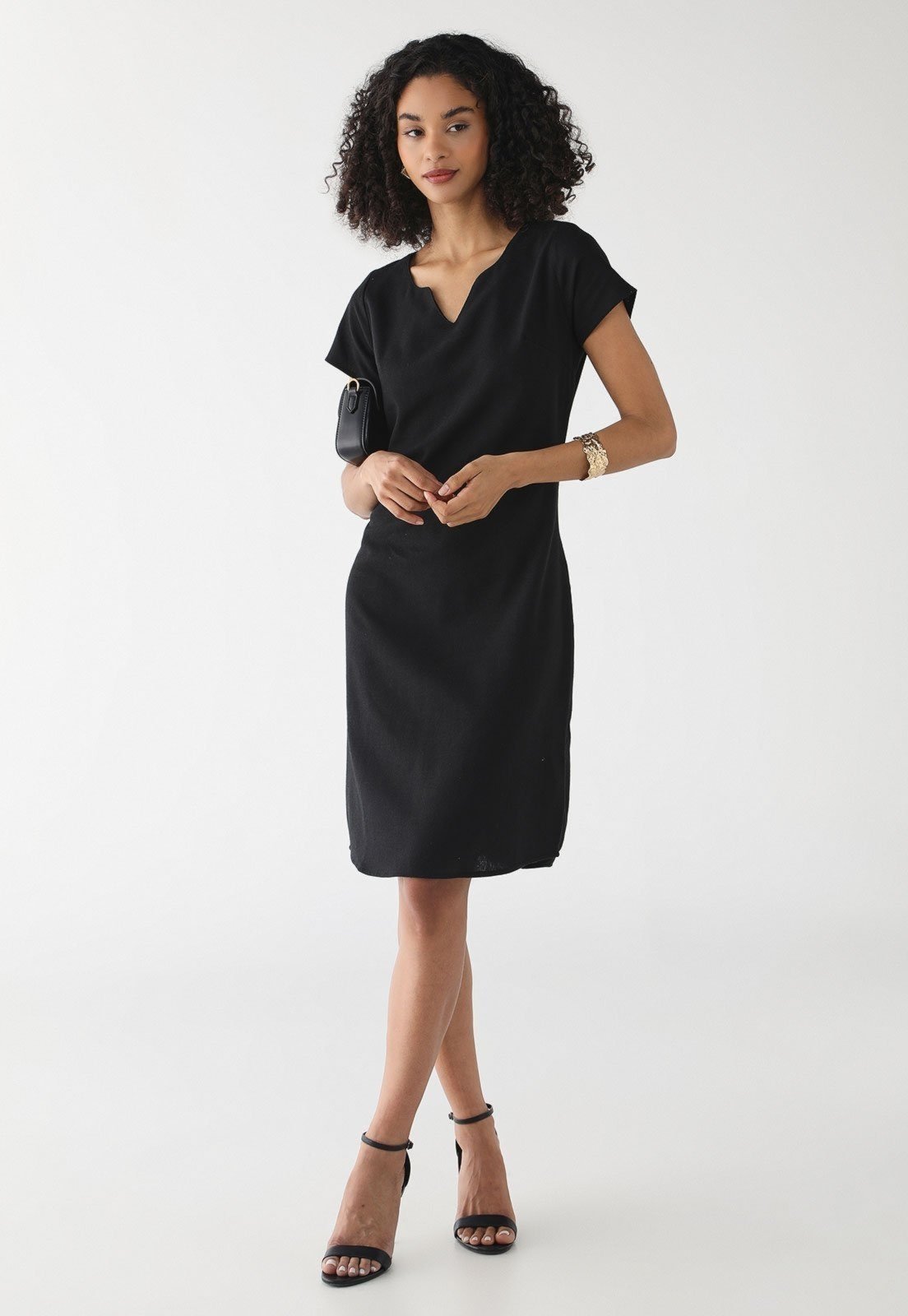 Vestido Curto Feminino Pompier em Viscolinho Manga Curta com Decote V Preto