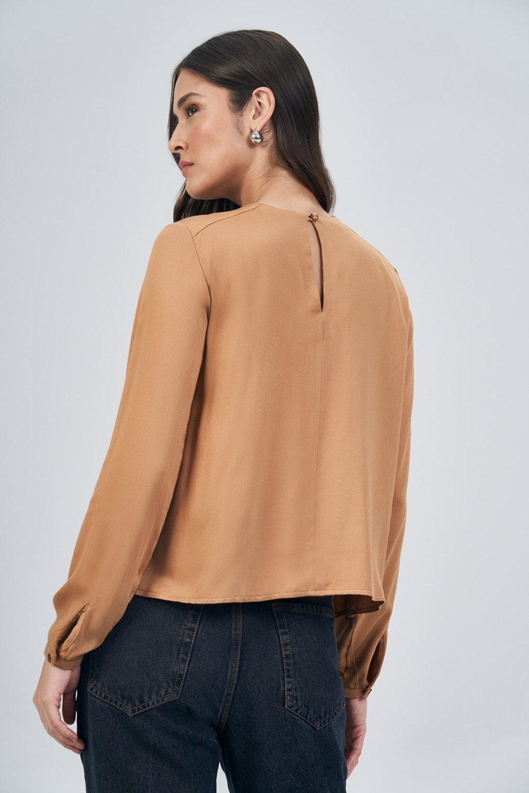 Vista 3 Blusa Cut Detail Feminina Acostamento ACT FEMININO bege ACT FEMININO bege