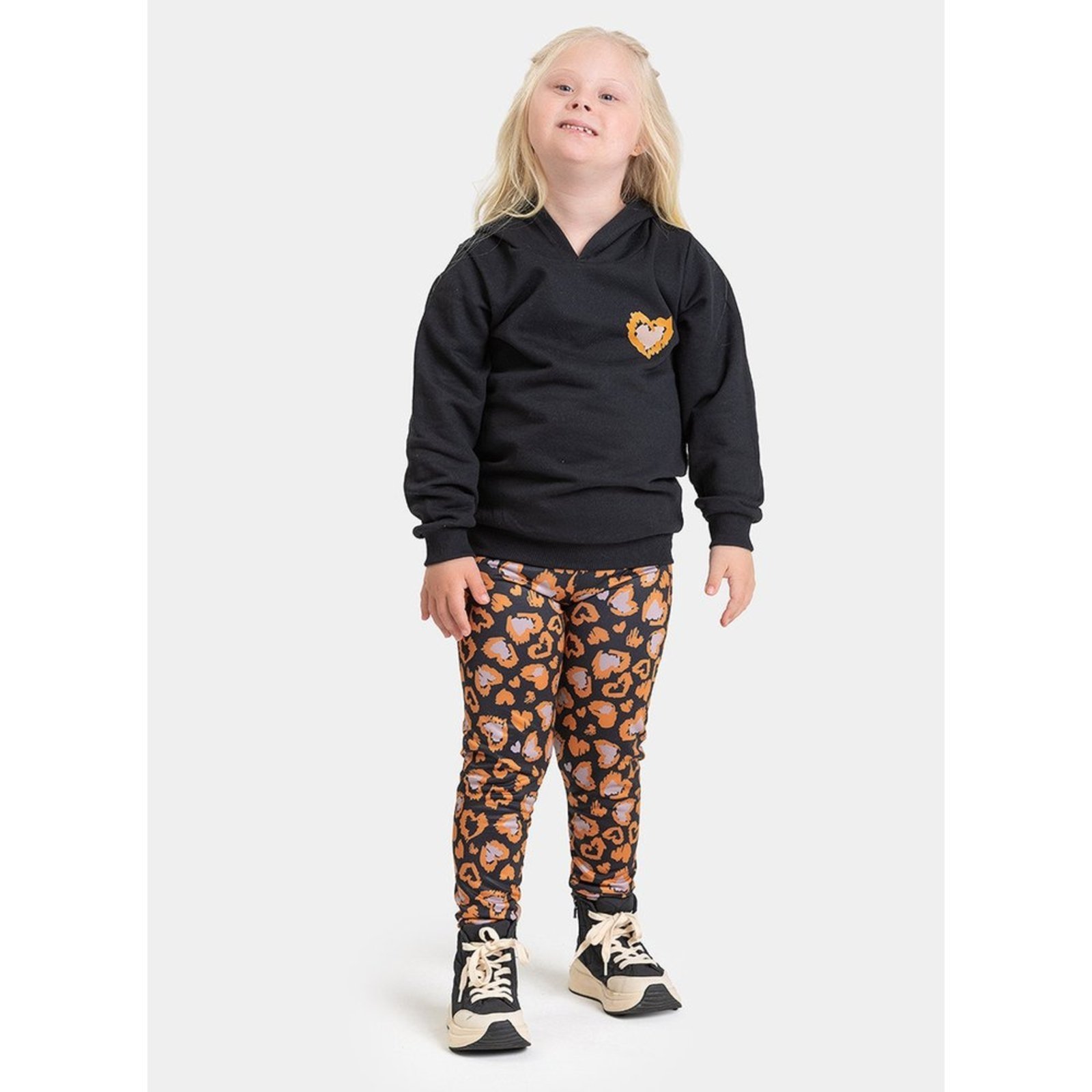 Infantil - Conjunto Inverno Menina Preto Blusão com Capuz e Legging Coração de Oncinha