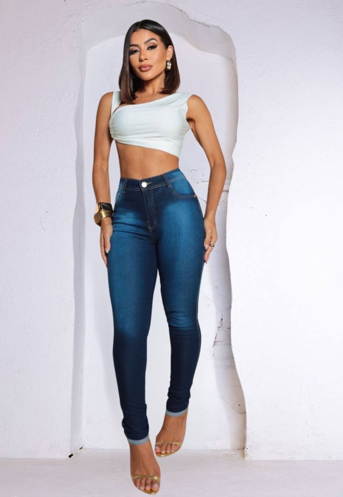Calça Skinny Azul Escuro – Modelagem Ajustada