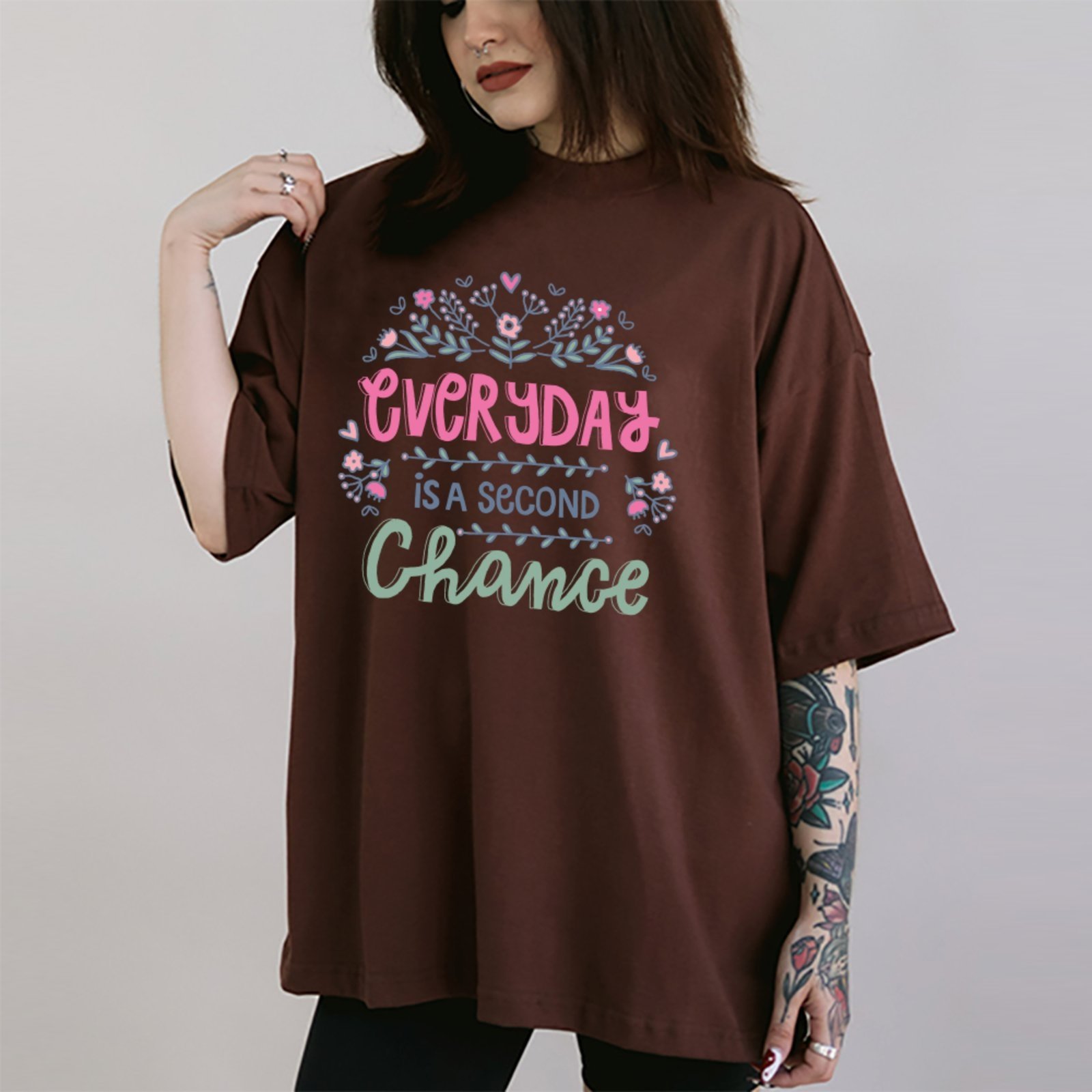 Camiseta Ousy Frase Positiva Oversized Feminina Marrom