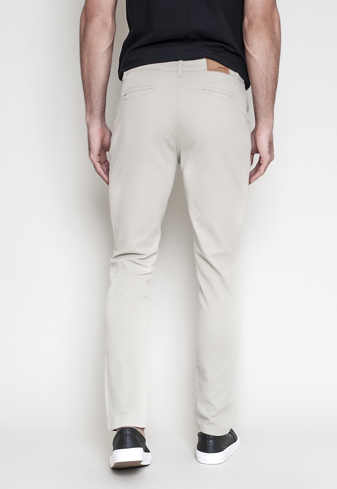 Vista 3 Calça Sport Fino Sarja Lemier Collection com Bolso-Faca Color Areia bege bege