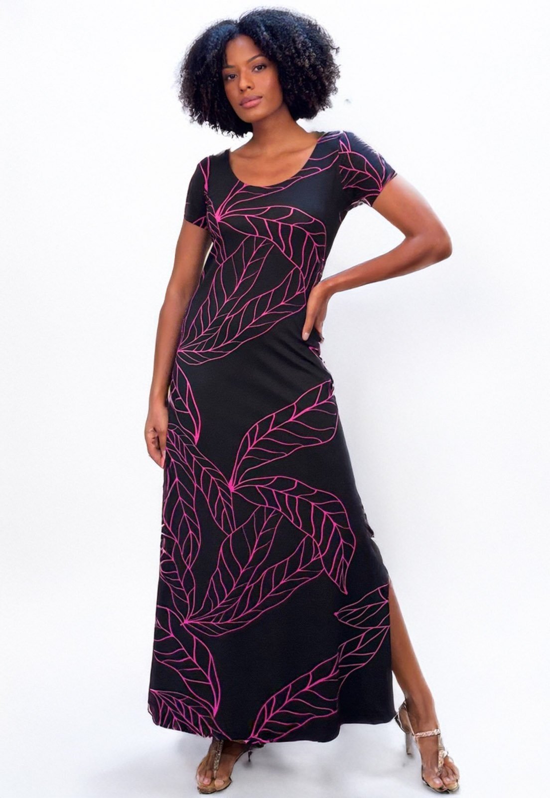 Vestido Longo Cabanafree Malha Gola Canoa Manga Curta Antúrios Lilás