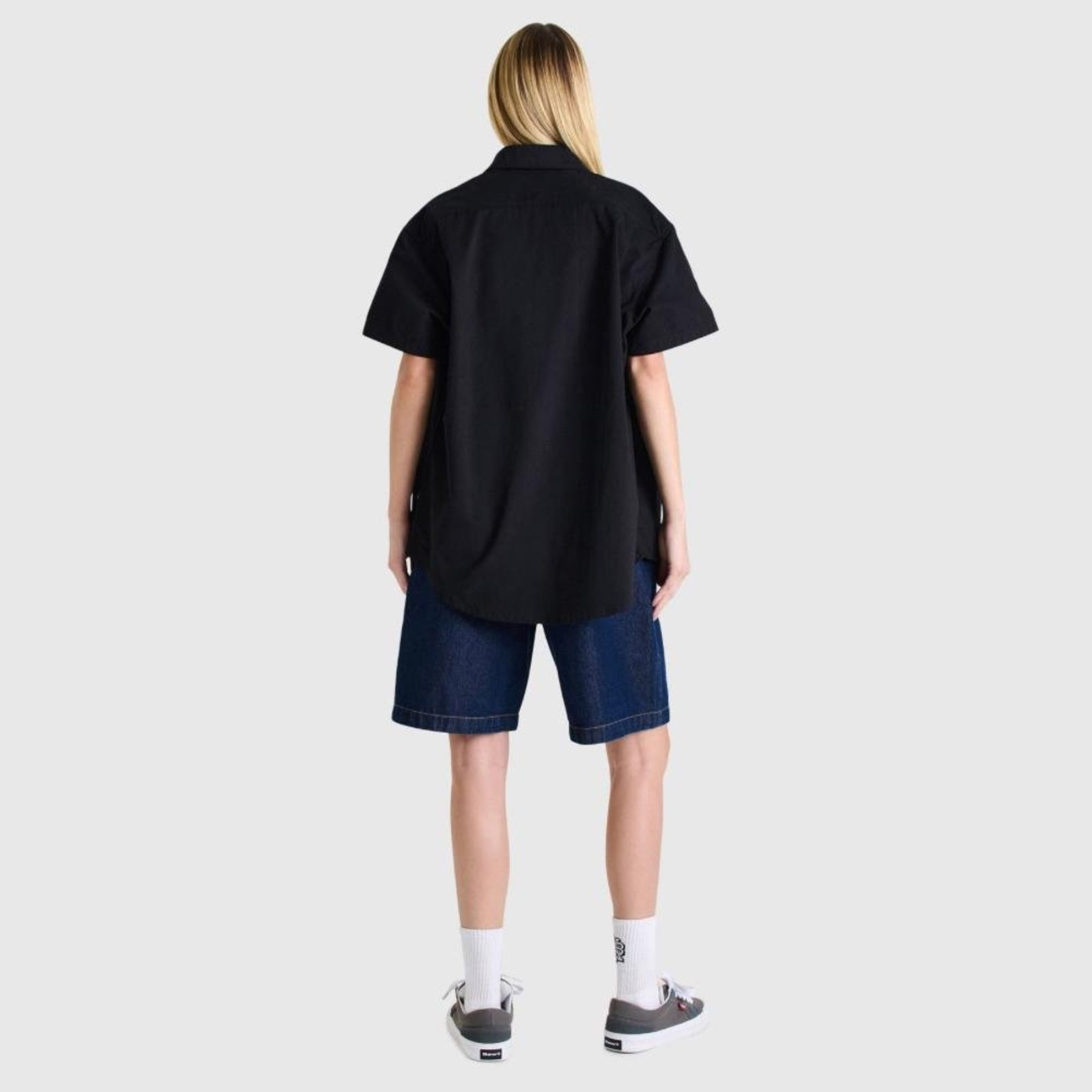 Camisa Manga Curta Patch Logo Preto