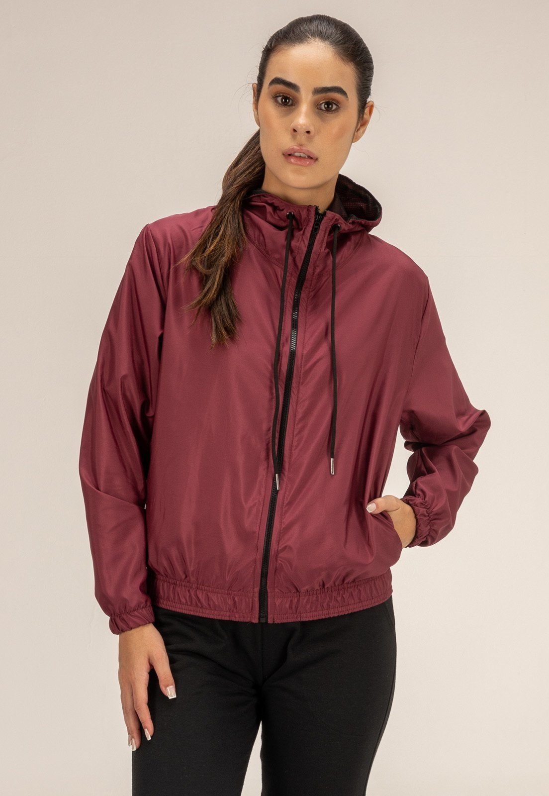 Blusa Corta Vento Bordô Feminina Com Capuz Dulk
