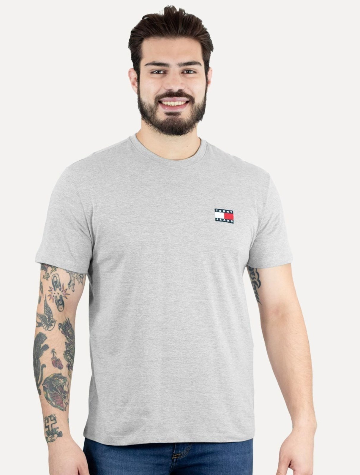 Vista 2 Camiseta Tommy Jeans Masculina Regular Med Flag Badge Mescla cinza Tommy Jeans cinza