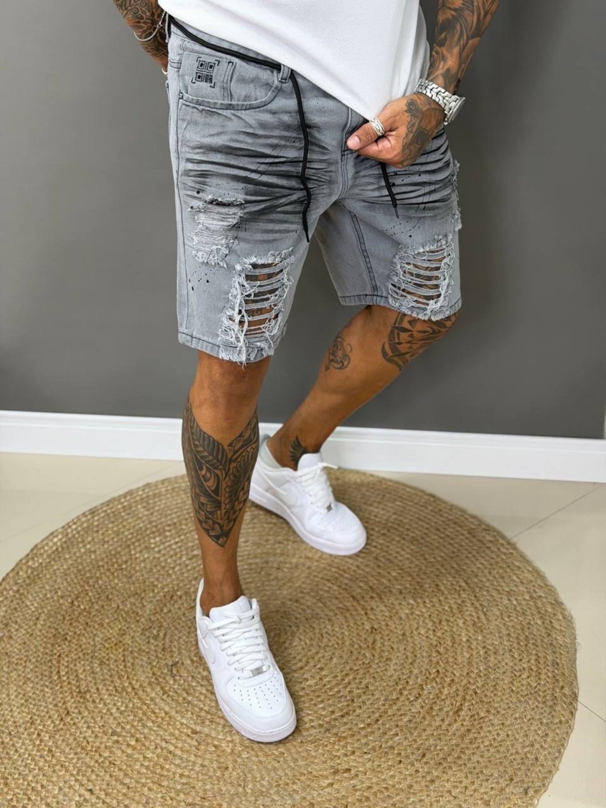 Bermuda Masculina Estilo Jogador Skinny Com elastano Street. Fashion Jeans Qr Code Casual Grafite