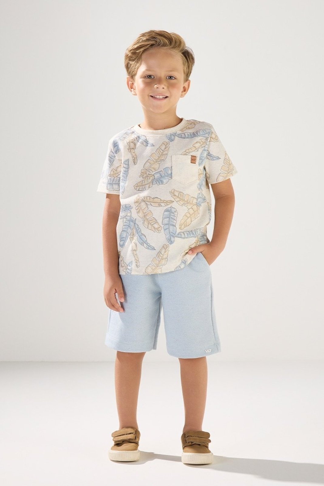 Infantil - Conjunto Camiseta Texturizada em Linho e Bermuda Estampada
