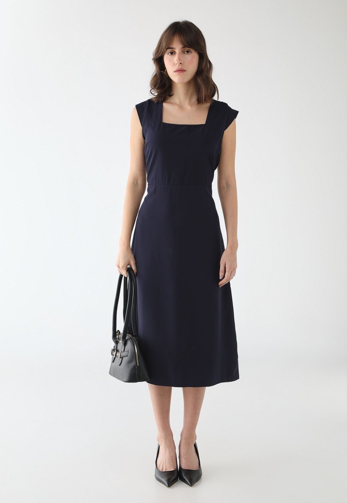 Vestido Midi Feminino Pompier em Crepe com Decote Quadrado e Manga Japonesa Azul Marinho