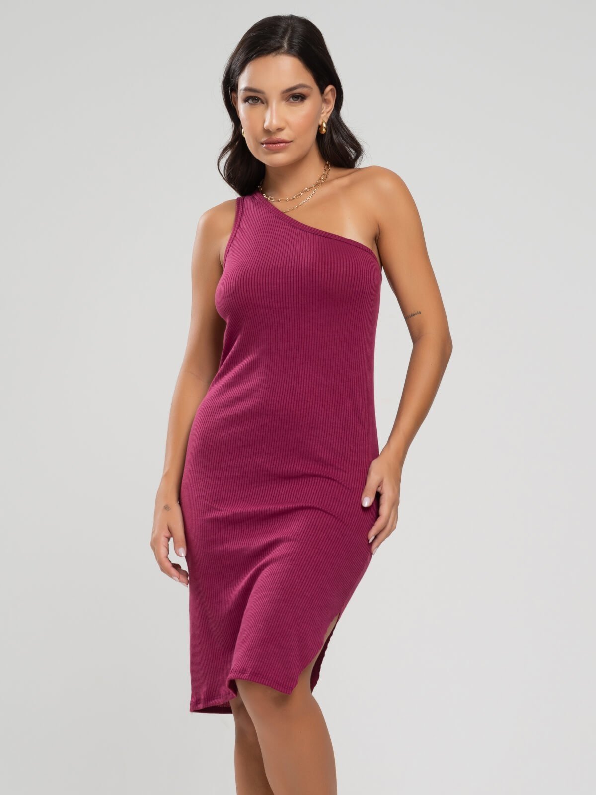 Vestido Ombro Só Canelado Fenda Lateral Moda Casual Feminina Vicbela Vinho