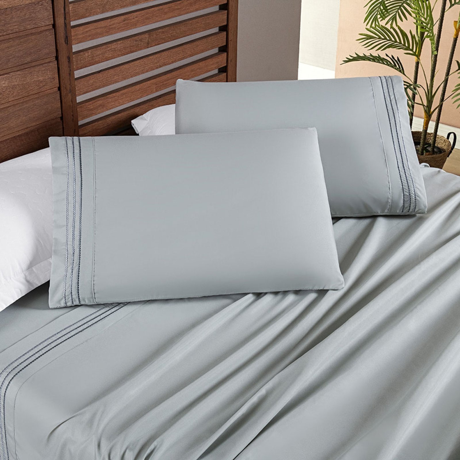 Jogo Cama Lençol Casa Scarpa Honore Casal Padrão Micro Percal 200 Fios c/ Detalhes Bordados 4 Peças - Cinza Geada