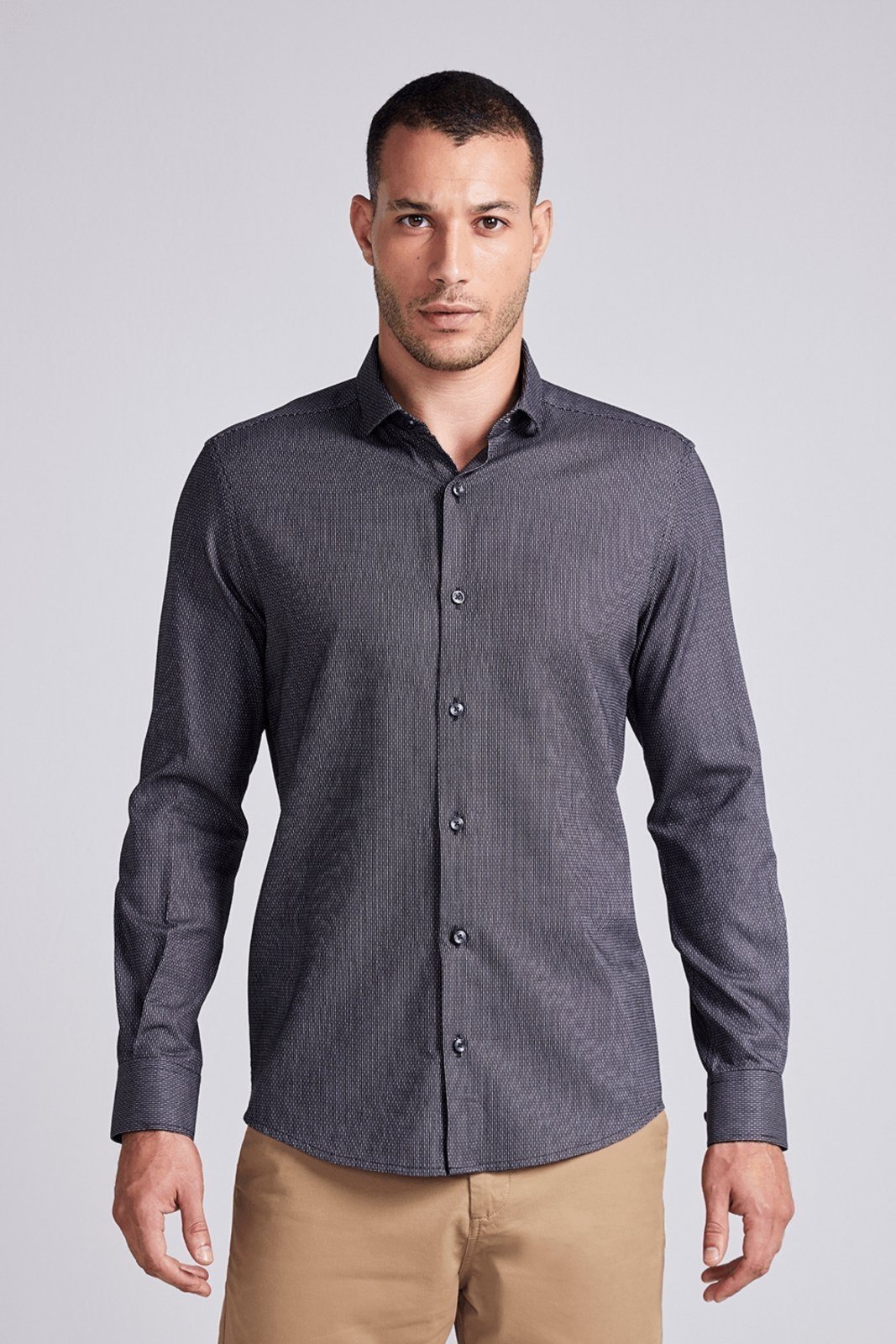 Vista 2 HIGHSTIL Camisa Slim Fit Listrada Branco preto preto