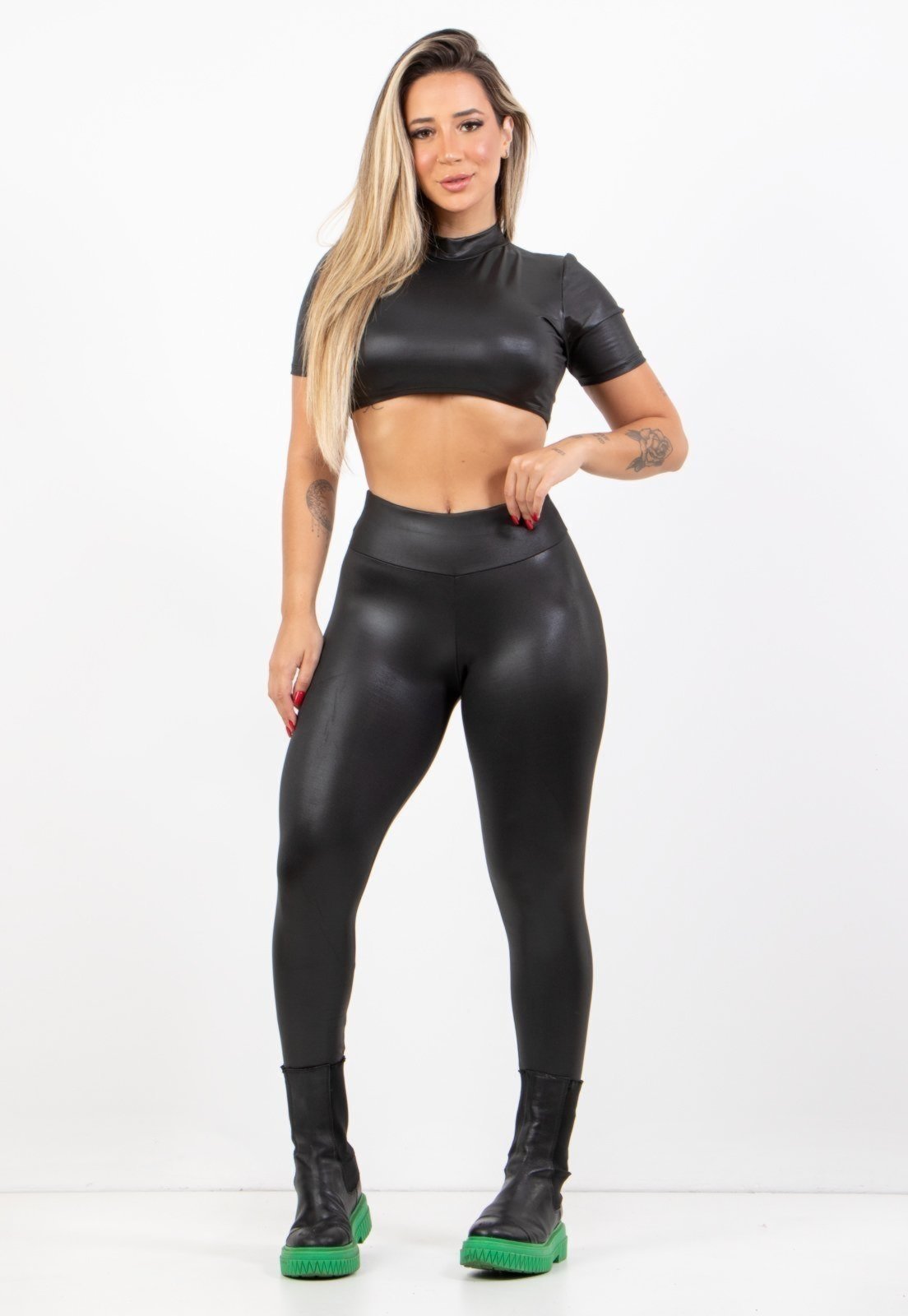 Conjunto Feminino Cirre Brilhosa 4 Estações Cropped e Calça Preto