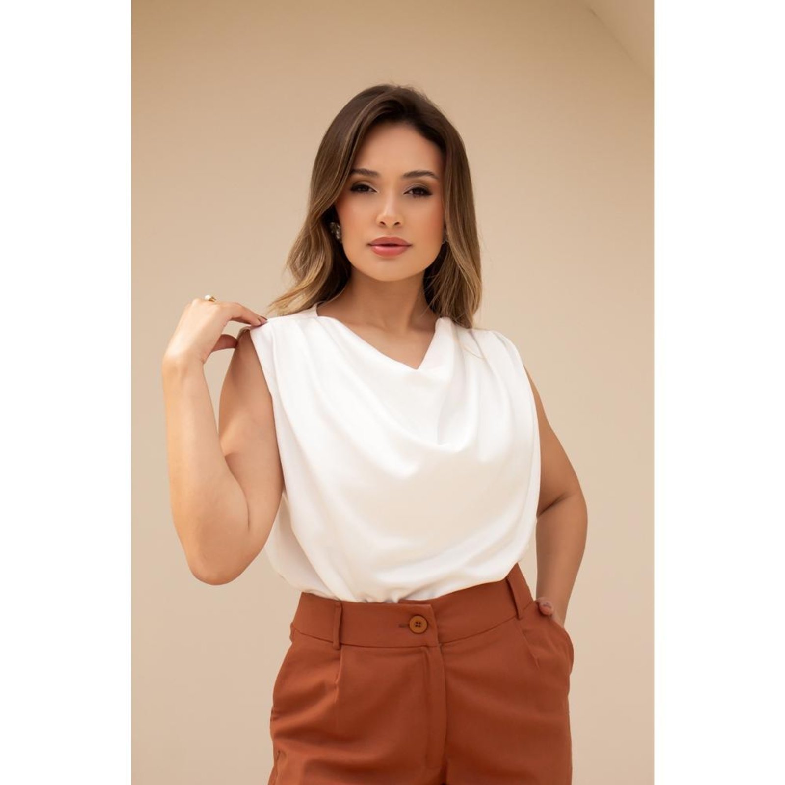 Blusa Feminina Tipo Seda Gola Drapeada Sofisticada Elegante