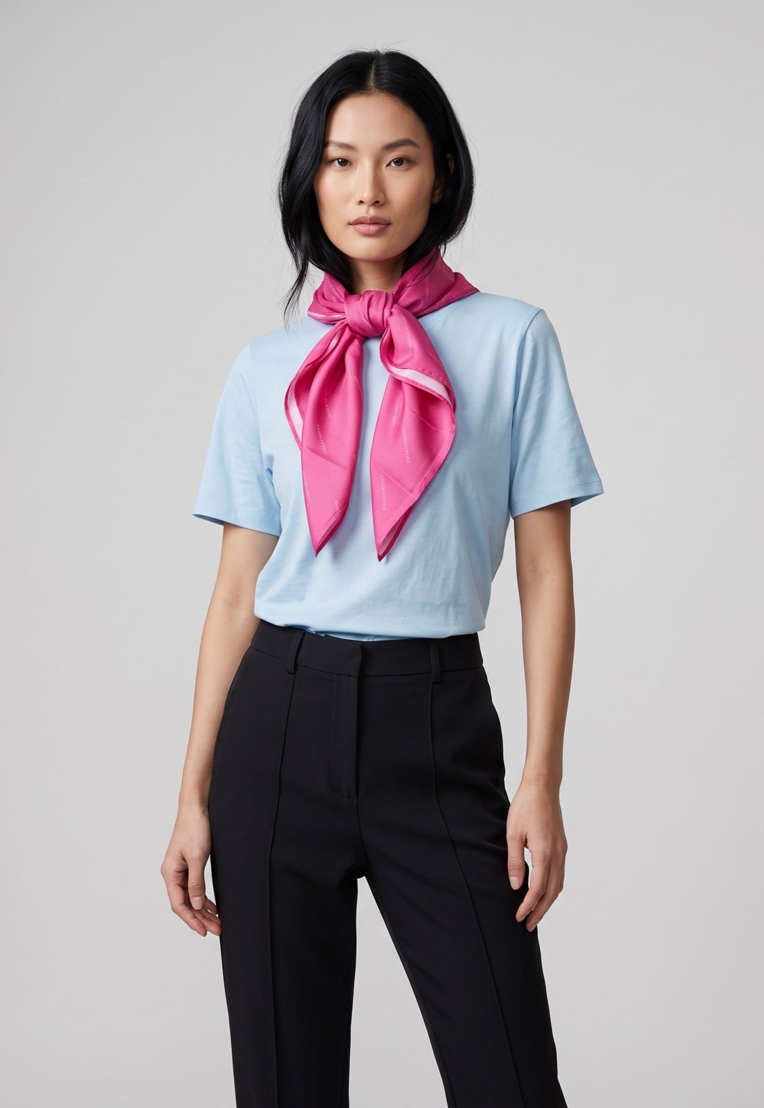 Camiseta Feminina Lança Perfume Com Lenço Azul