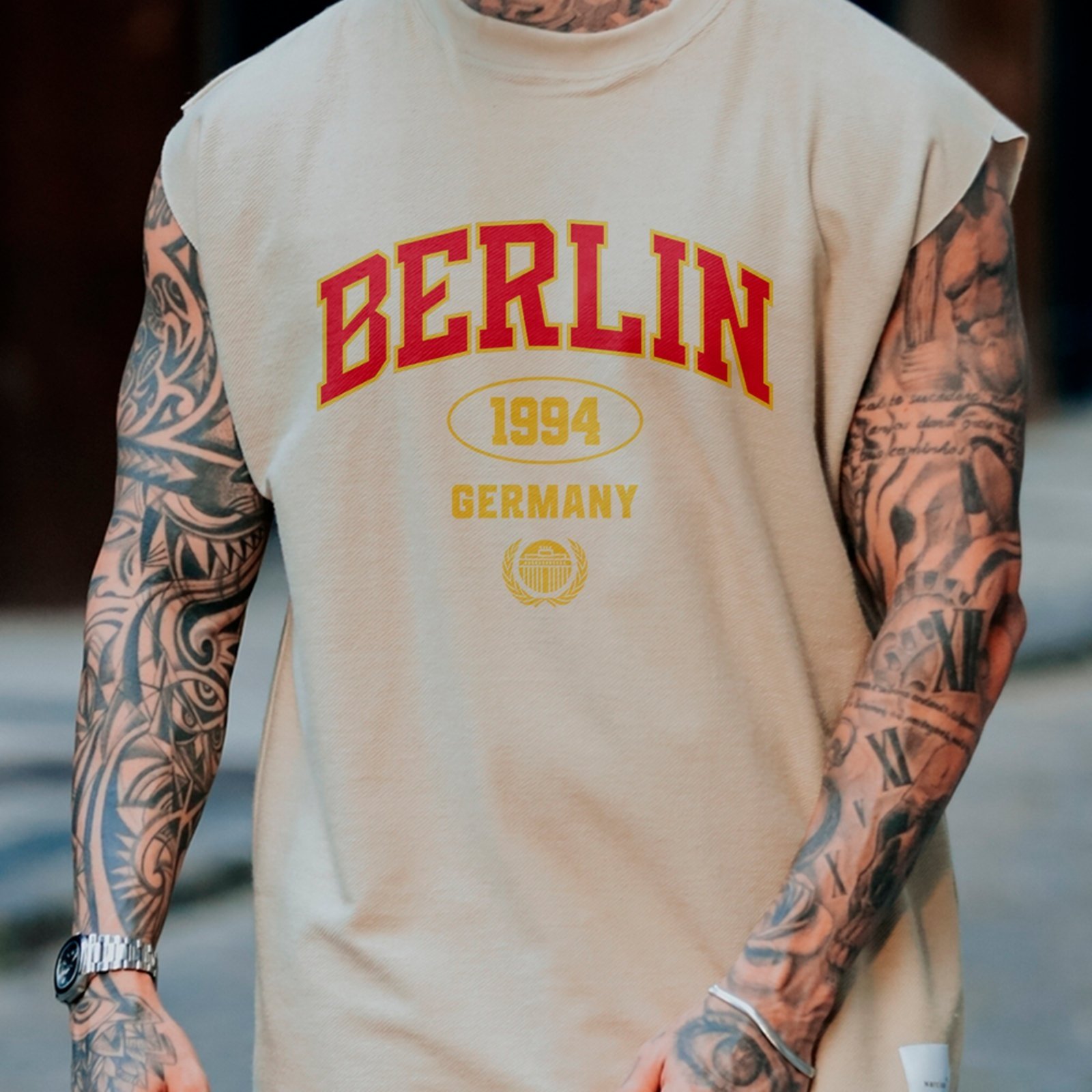 Camiseta Regata Machão Berlin Germany 1994 Vintage Moda Off White