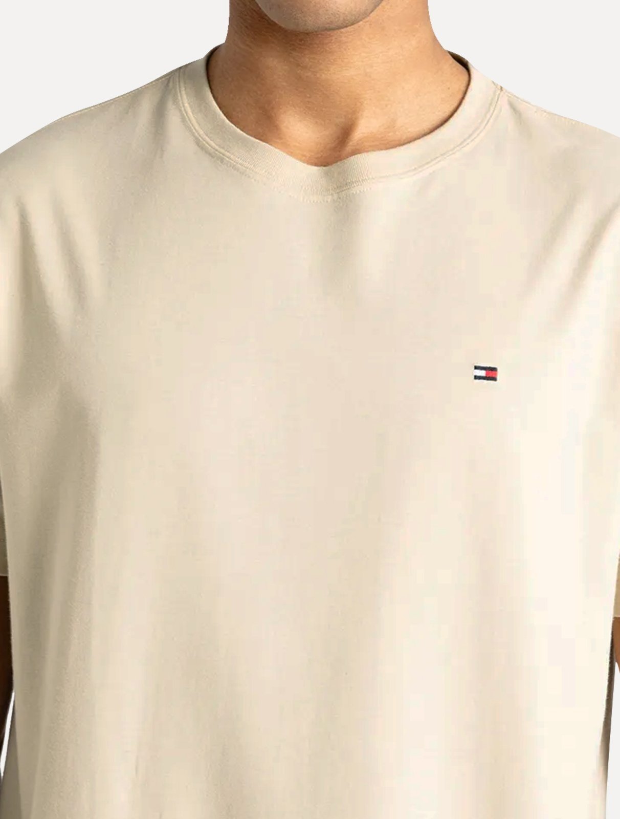 Vista 3 Camiseta Tommy Hilfiger Masculina Essential Cotton Creme off-white Tommy Hilfiger off-white