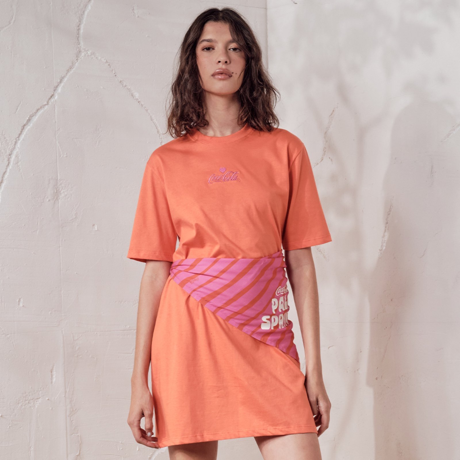 Vestido T-Shirt Palm Springs Com Lenço Coca-Cola Jeans Paprika