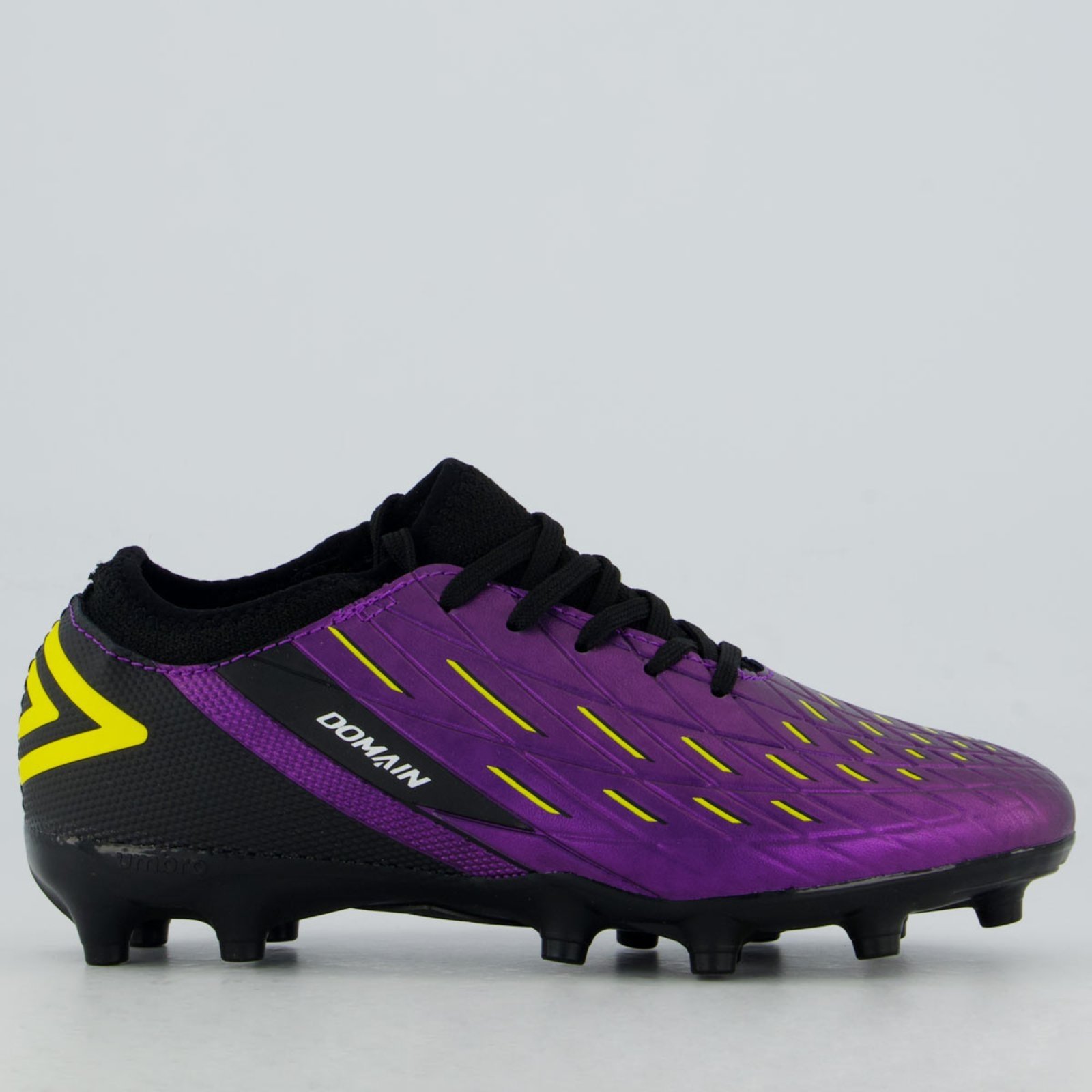 Chuteira Umbro Domain Campo Juvenil Roxa e Preta
