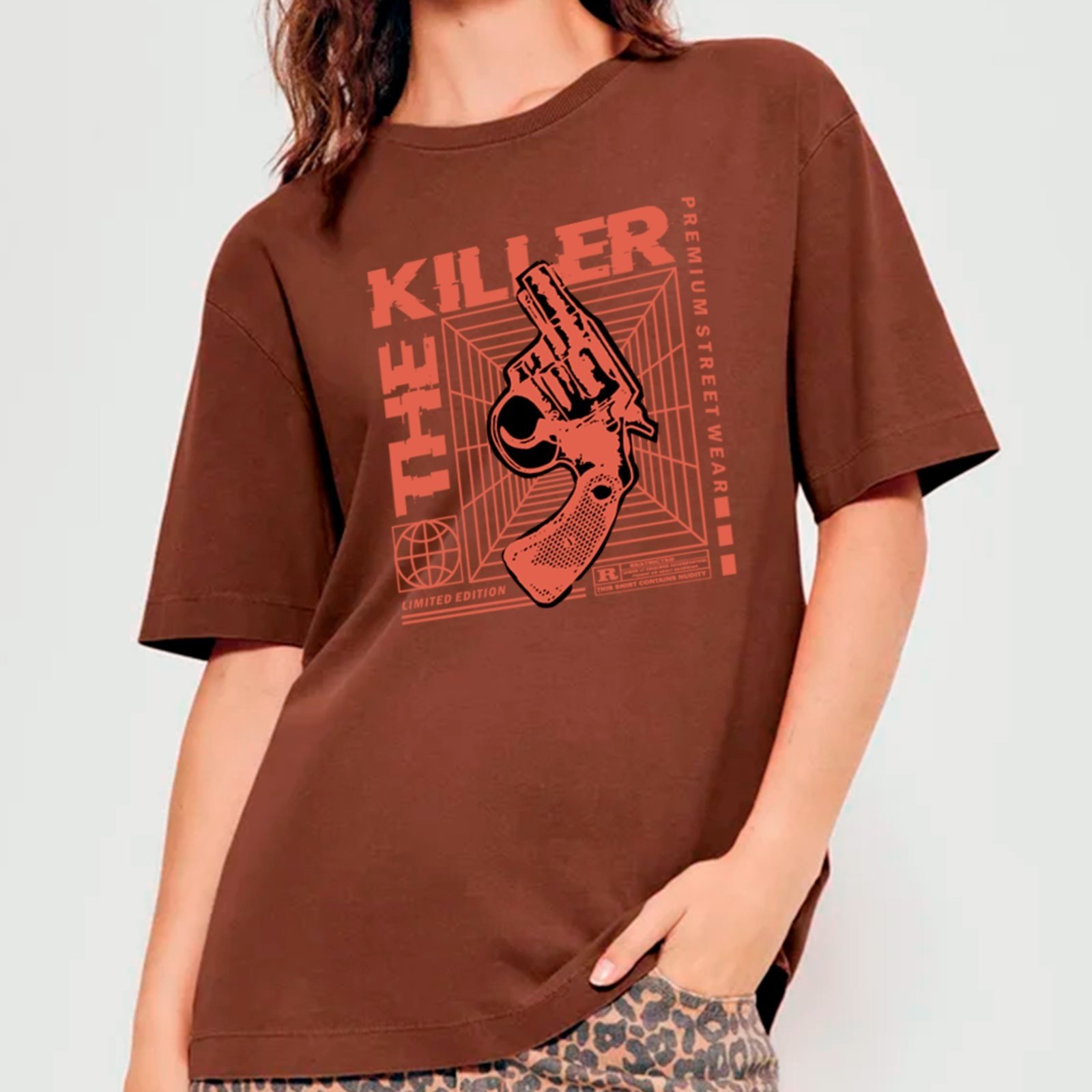 Camiseta Ousy Unissex The Killer Visual Exclusivo Básica Marrom