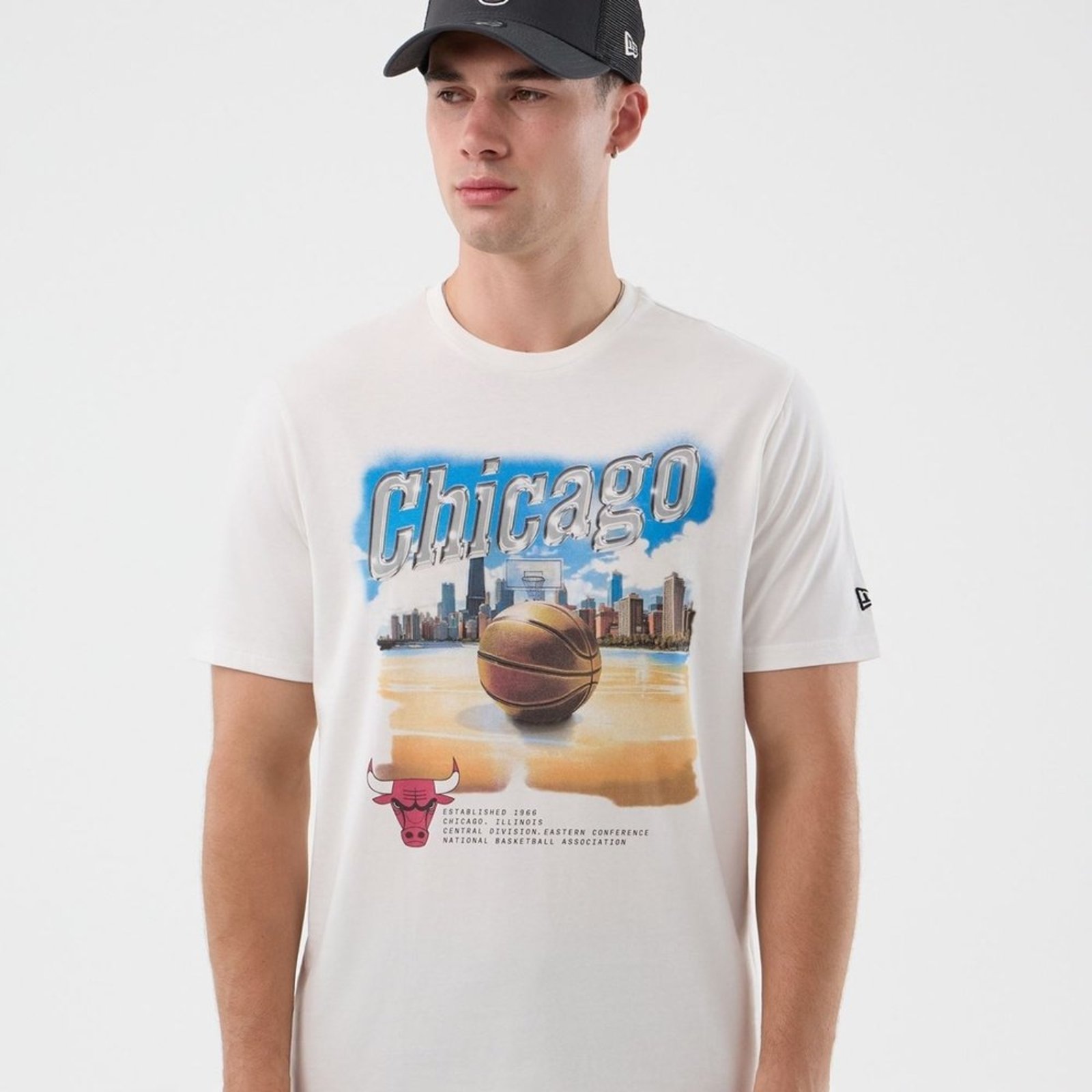 Camiseta New Era Regular Chicago Bulls Branco