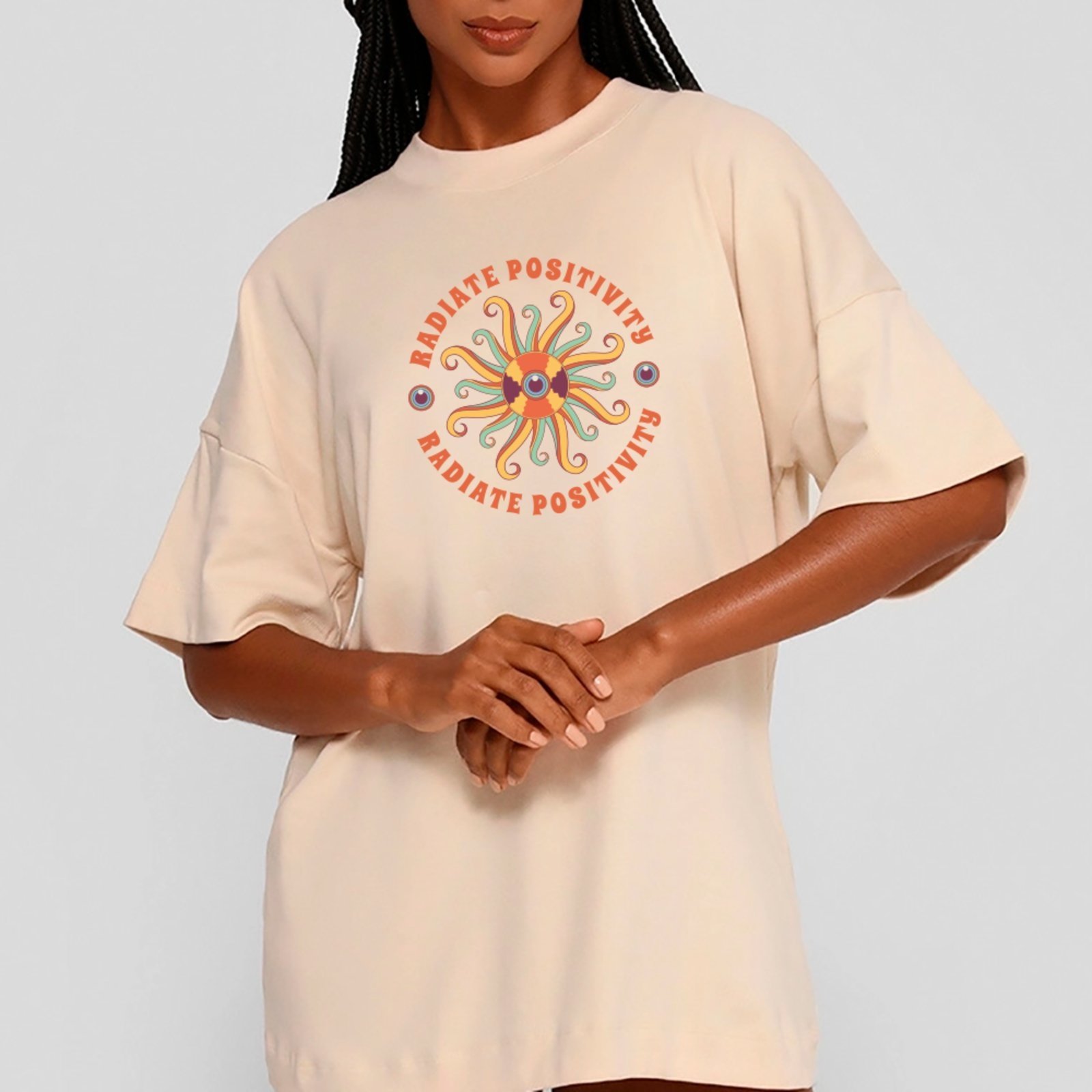 Camiseta Ousy Radiate Positivity Oversized Unissex Off White