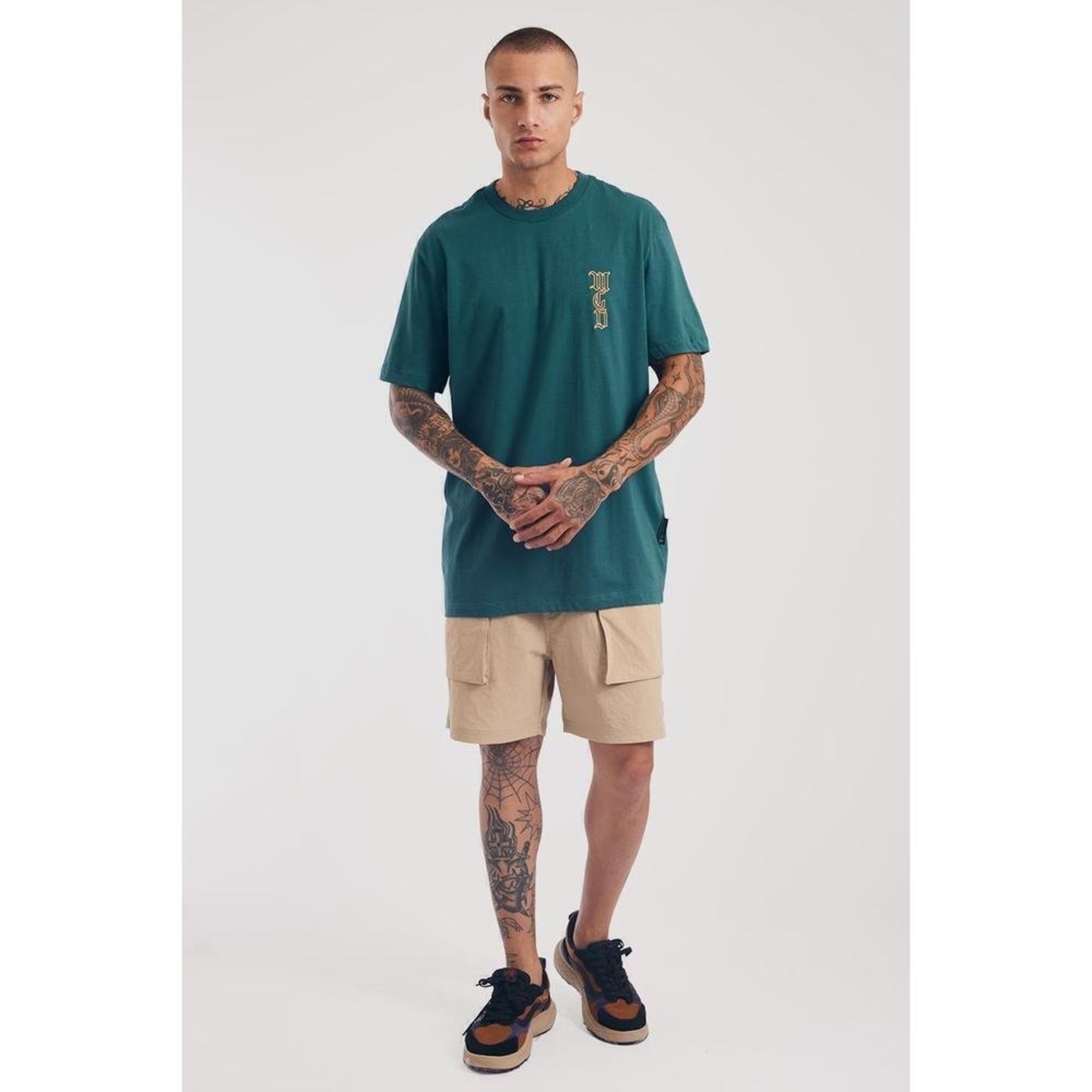 Camiseta Regular Lateral Caligrafiti Bor Verde Vitral