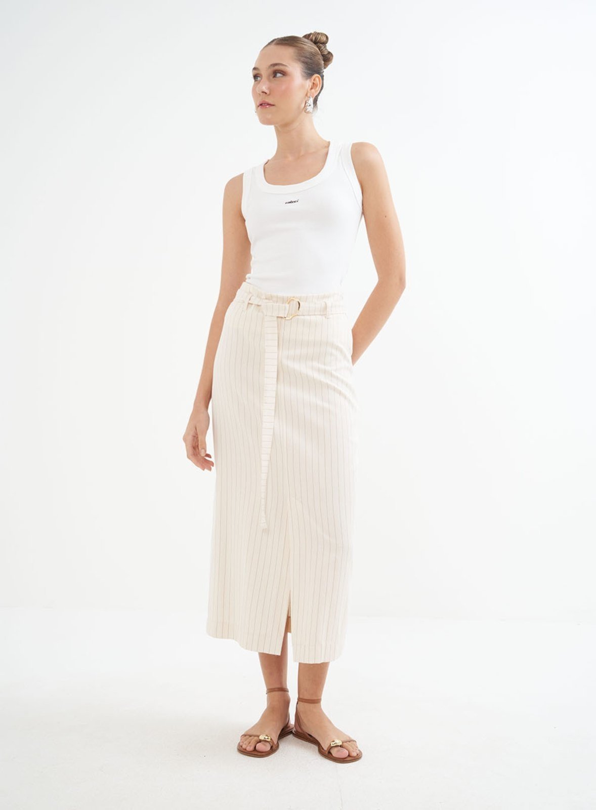 Regata Feminina Canelada Com Detalhe Em Logo Colcci Off Shell