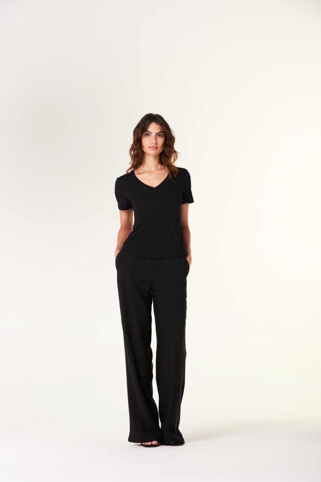 Vista 3 T-Shirt Traymon Decote V Traymon preto