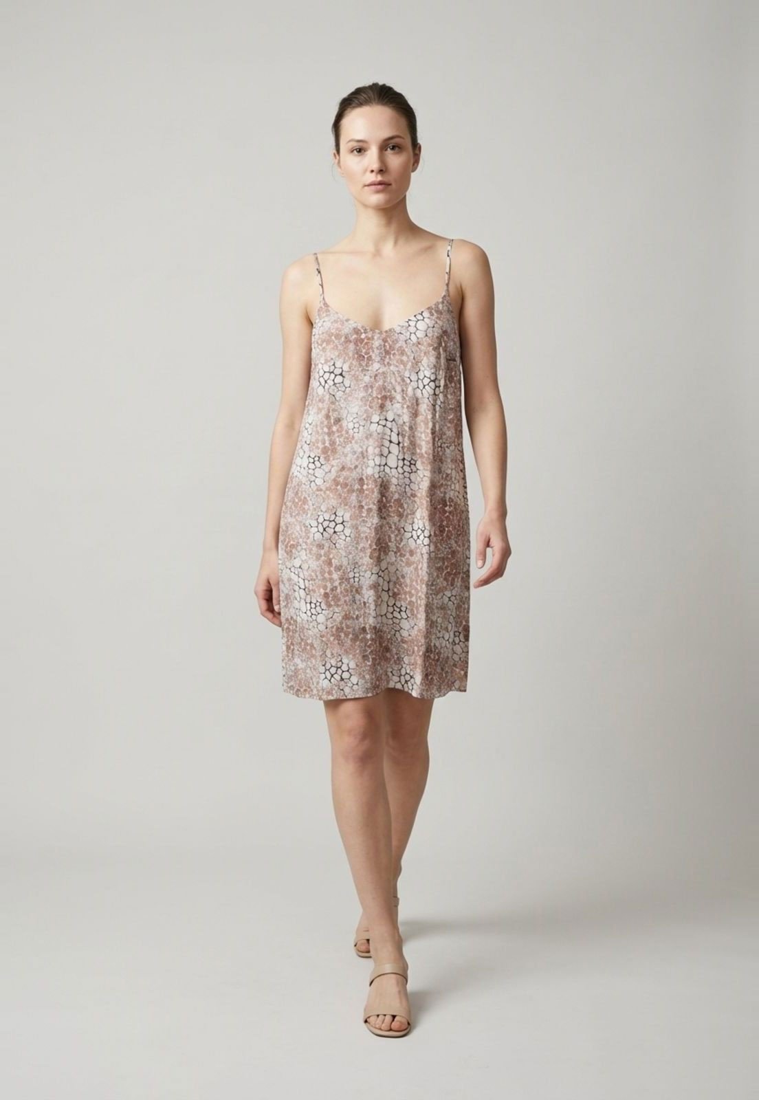 Vestido Feminino Lez a Lez Crepe Alfaiatado Estampado Bege