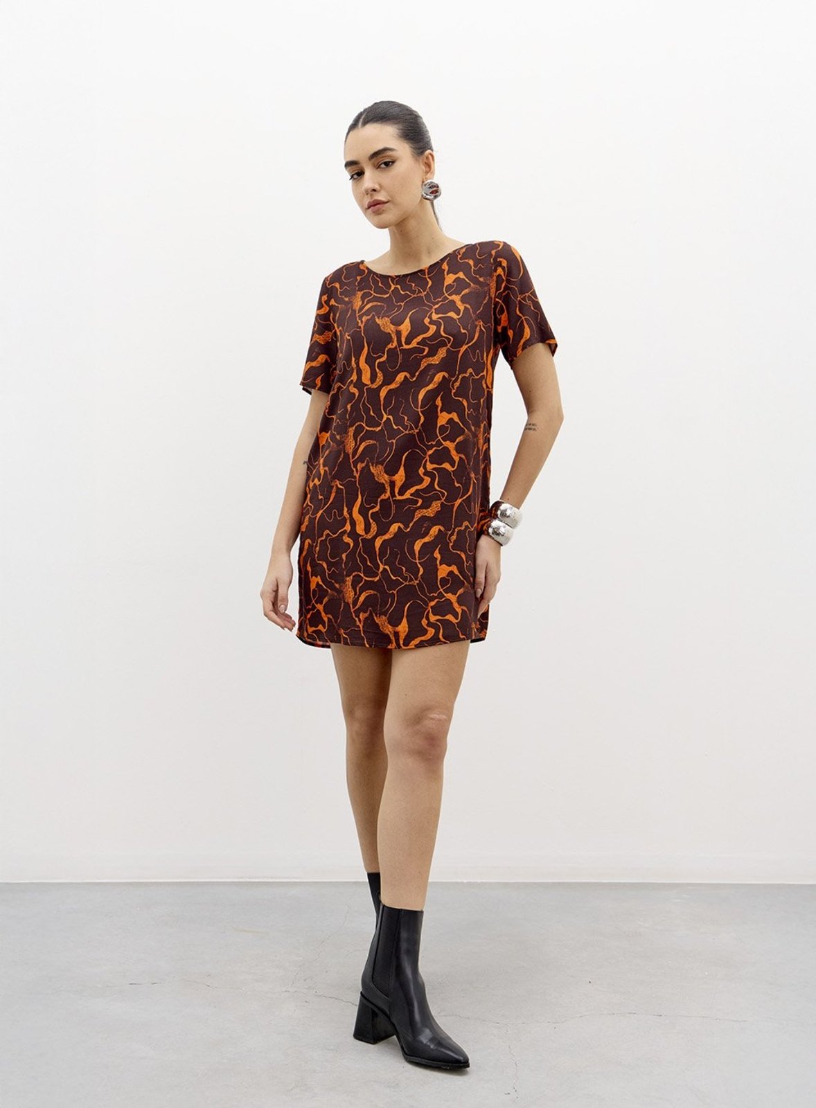 Vestido Estampado Comfort Encurtado Triton Marrom/Laranja