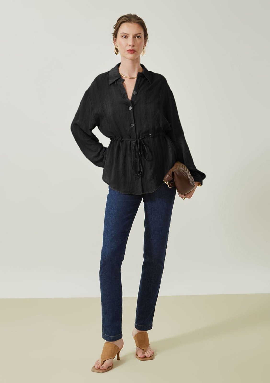 Camisa Maria Valentina Solta Gola Tradicional Manga Longa Alongada Preto