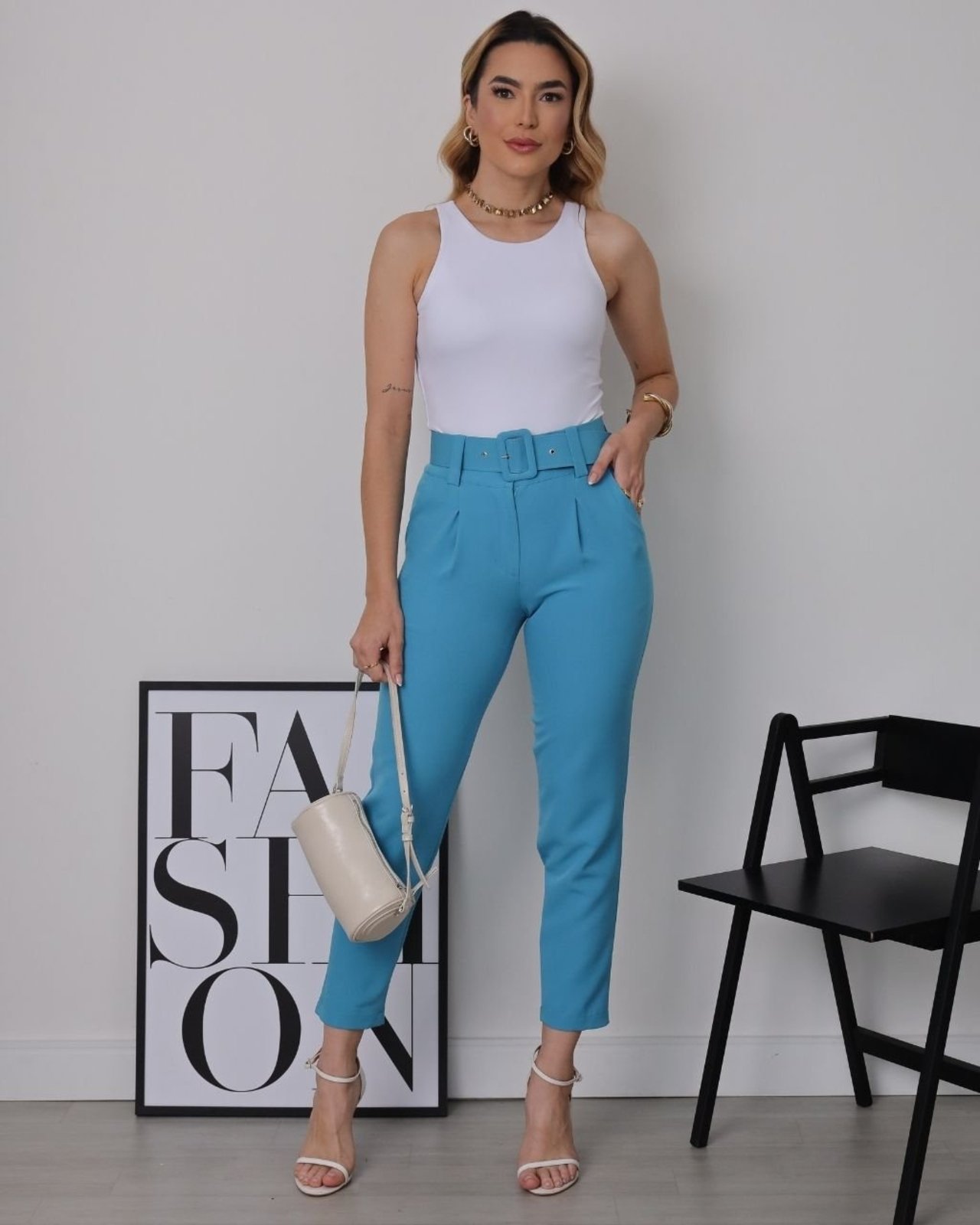 Calça MOS Feminina Clássica de Alfaiataria com Cinto Forrado e Cintura Alta Azul – Mariana Olympio