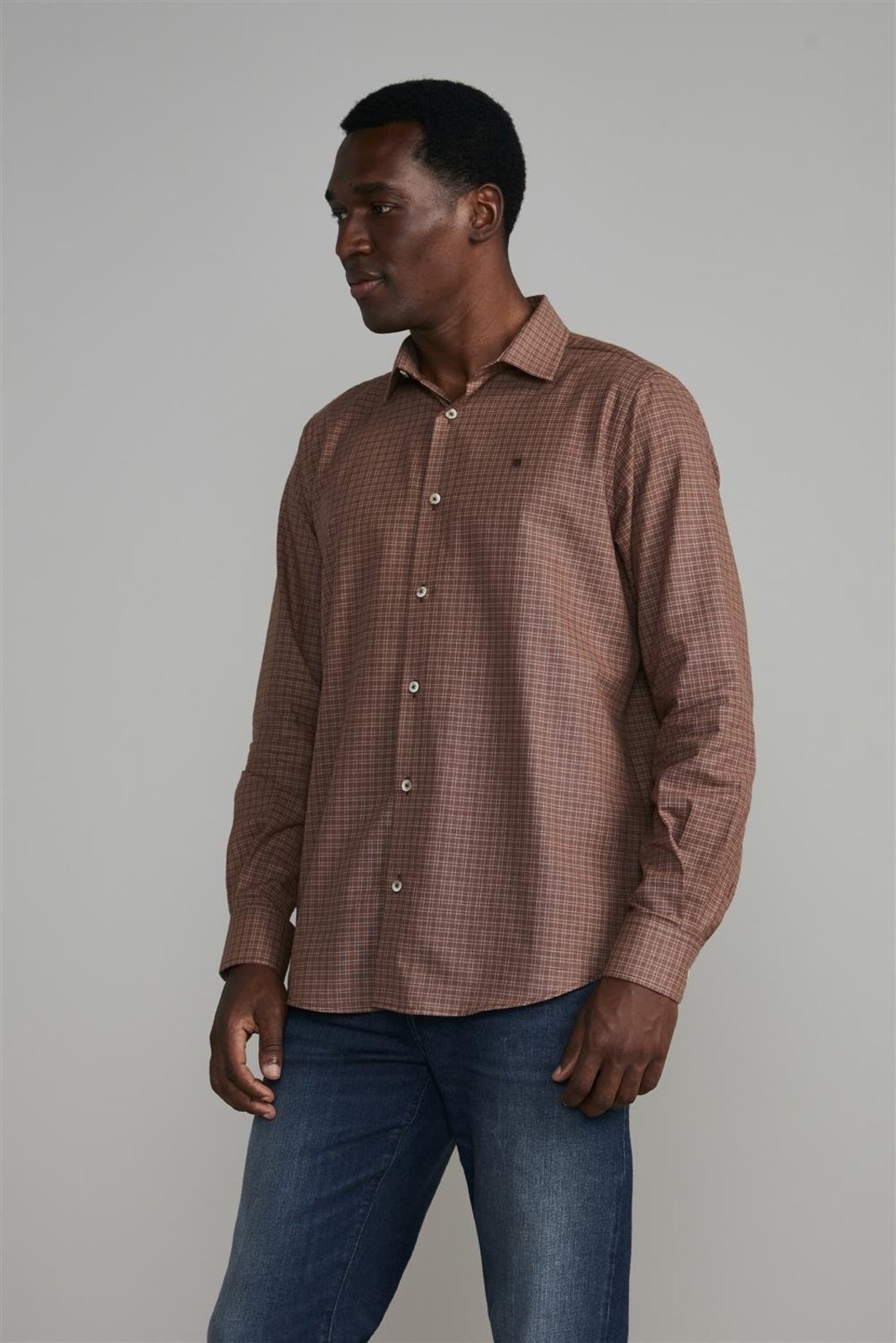 HIGHSTIL Camisa Comfort Listrada – Marrom Médio