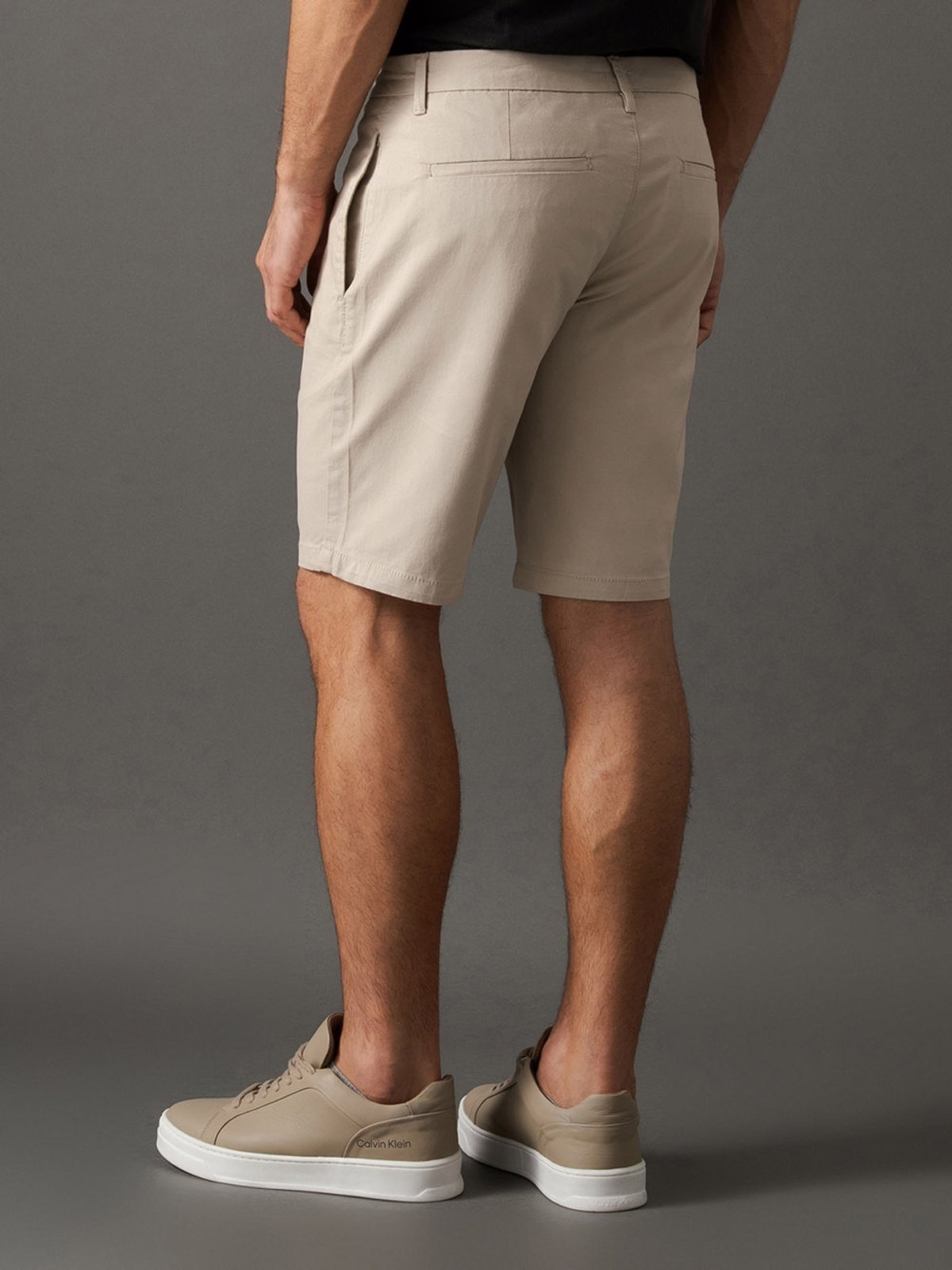 Vista 2 Bermuda de Chino Masculina Clássica Essentials Carnaby Calvin Klein - Caqui Medio cáqui caqui cáqui caqui