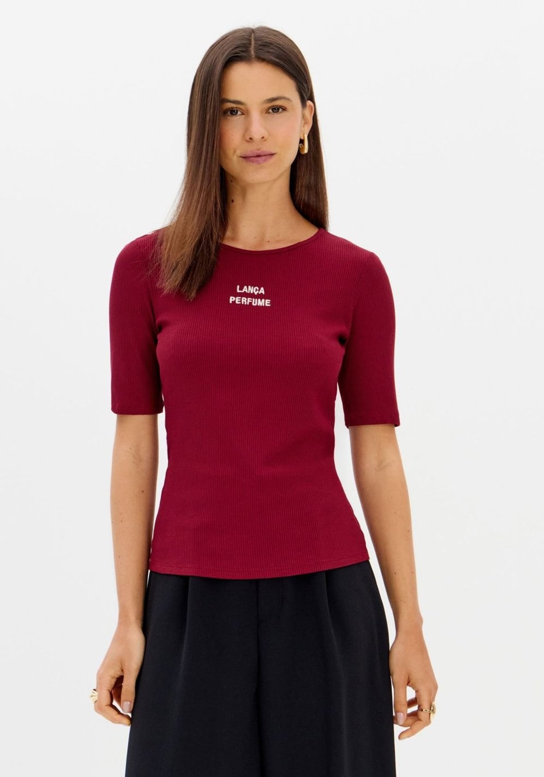 Blusa Canelada Manga Curta Com Bordado Lança Perfume