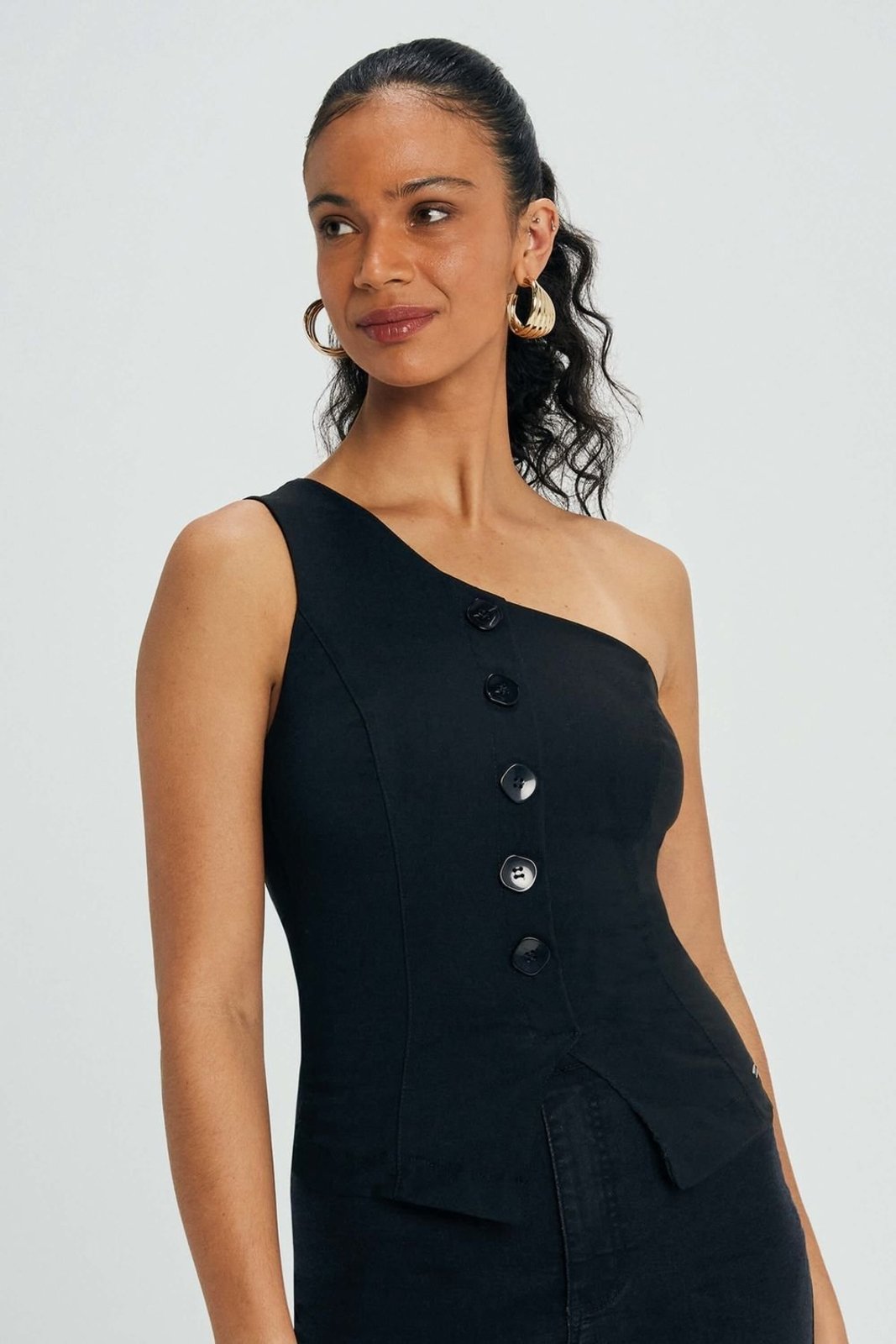 Blusa Feminina Assimétrica Com Botões Marialícia Preto