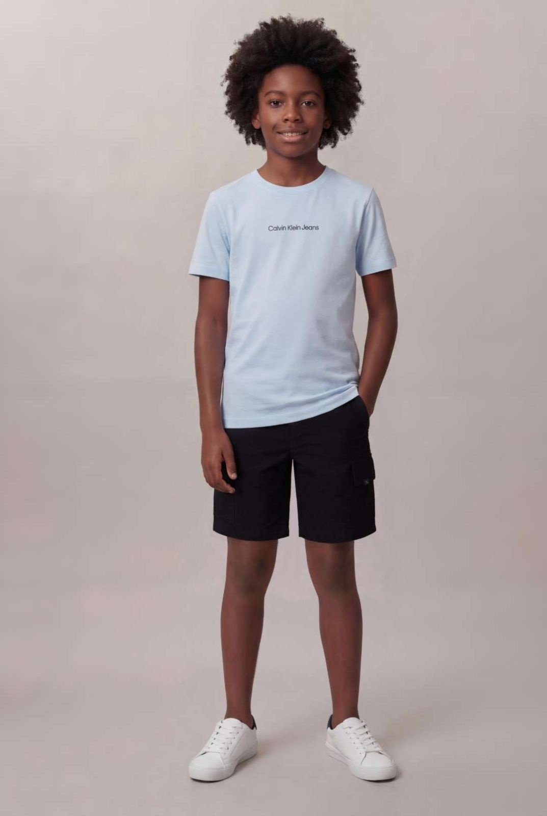Camiseta Manga Curta Calvin Klein Jeans Boy Logo Centralizado - Azul Calvin Klein Jeans