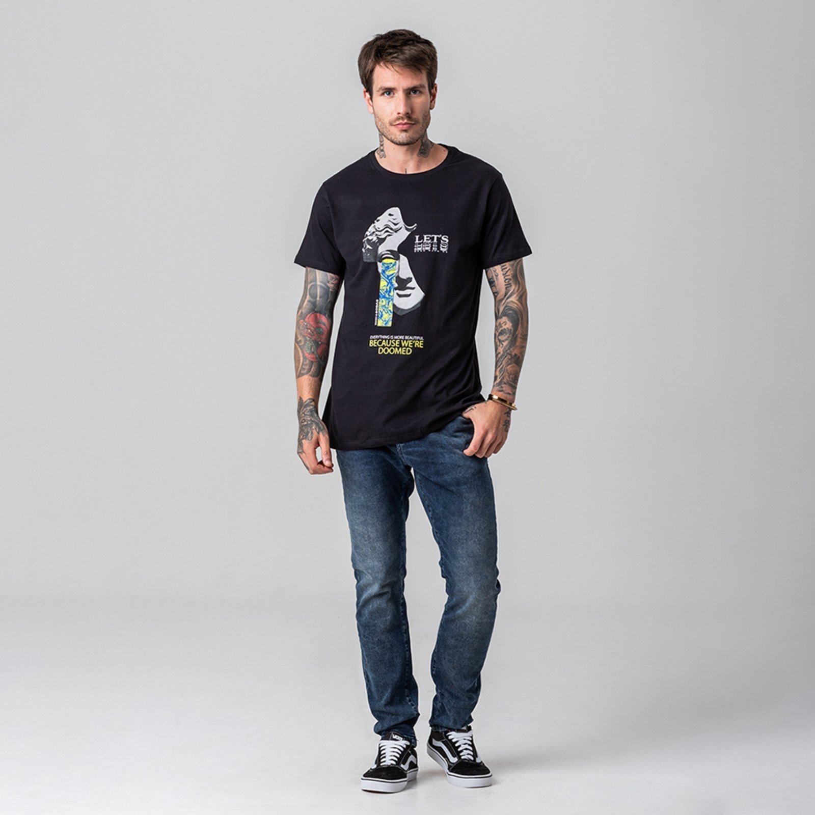 Camiseta Masculina Estampa Rock e Soda Preto