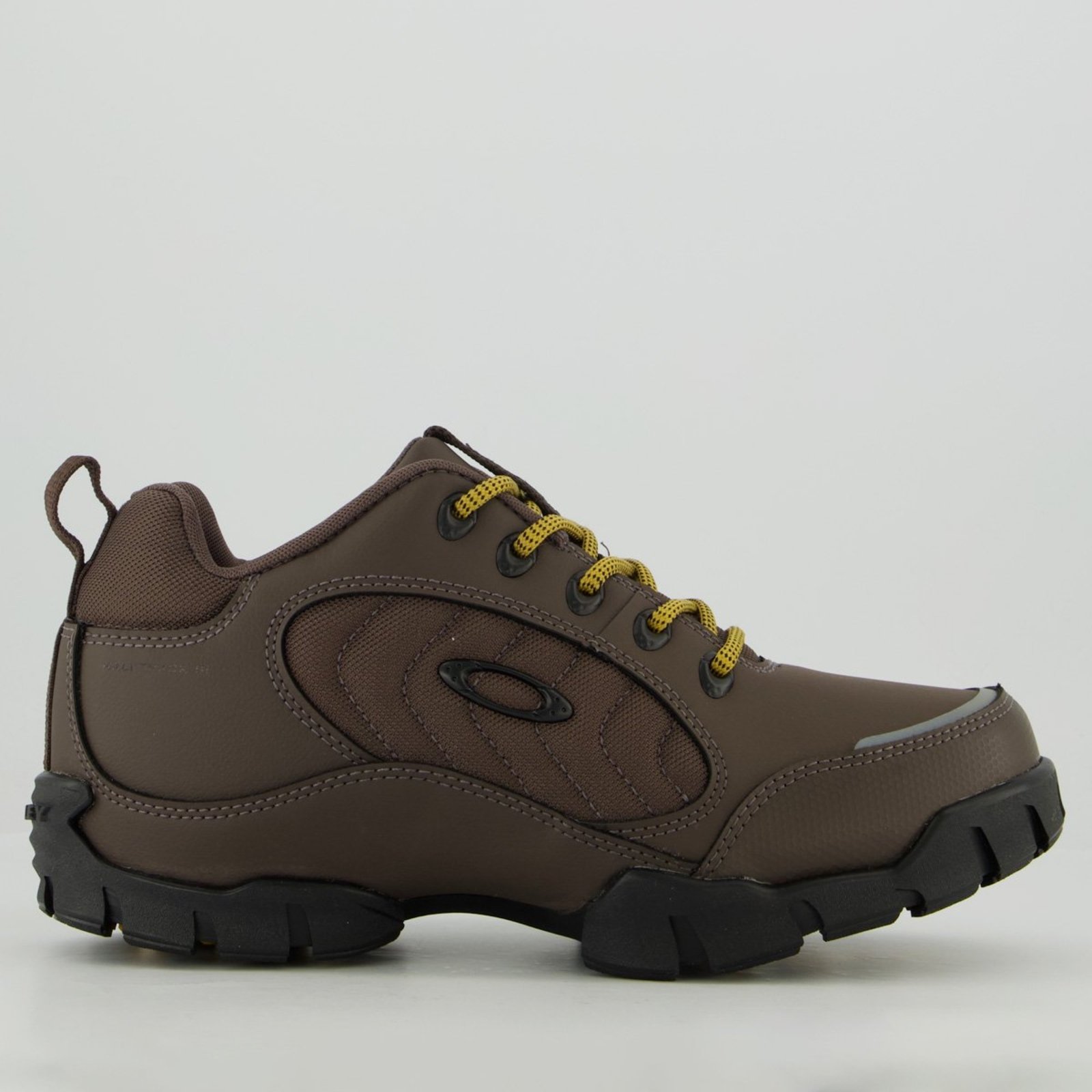 Tenis Oakley Halftrack Low III Marrom
