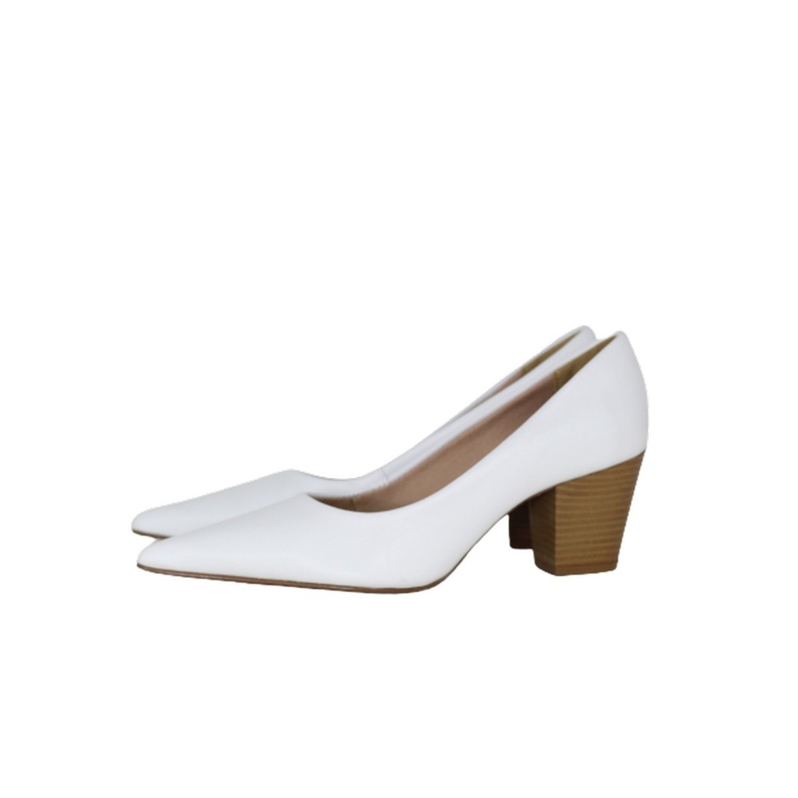 Scarpin Bico Fino em Couro Salto Grosso 6 cm Branco