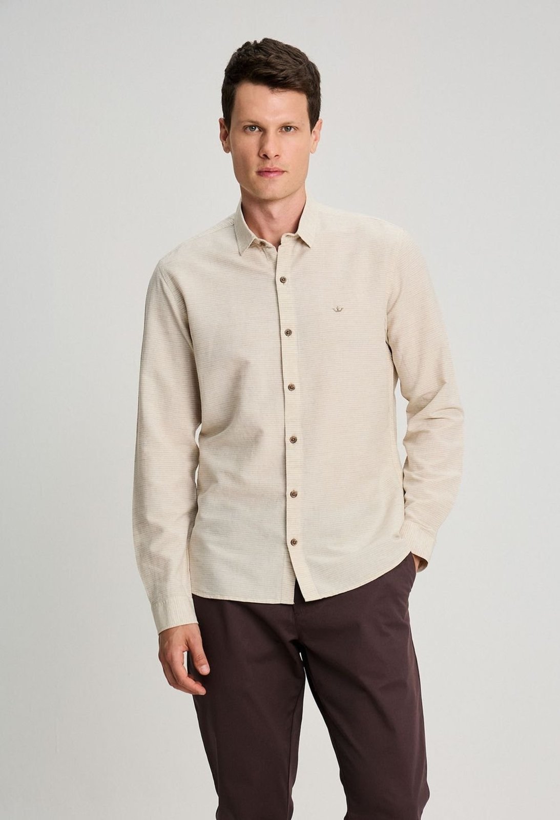 CAMISA DOCTHOS SLIM MANGA LONGA LISTRADA 005 Bege M