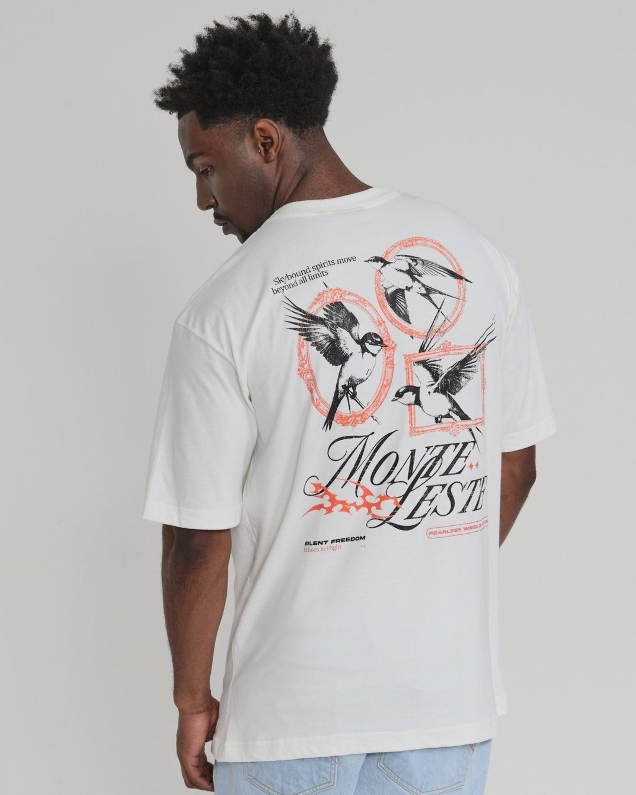 Camiseta Oversized Estampada Wings