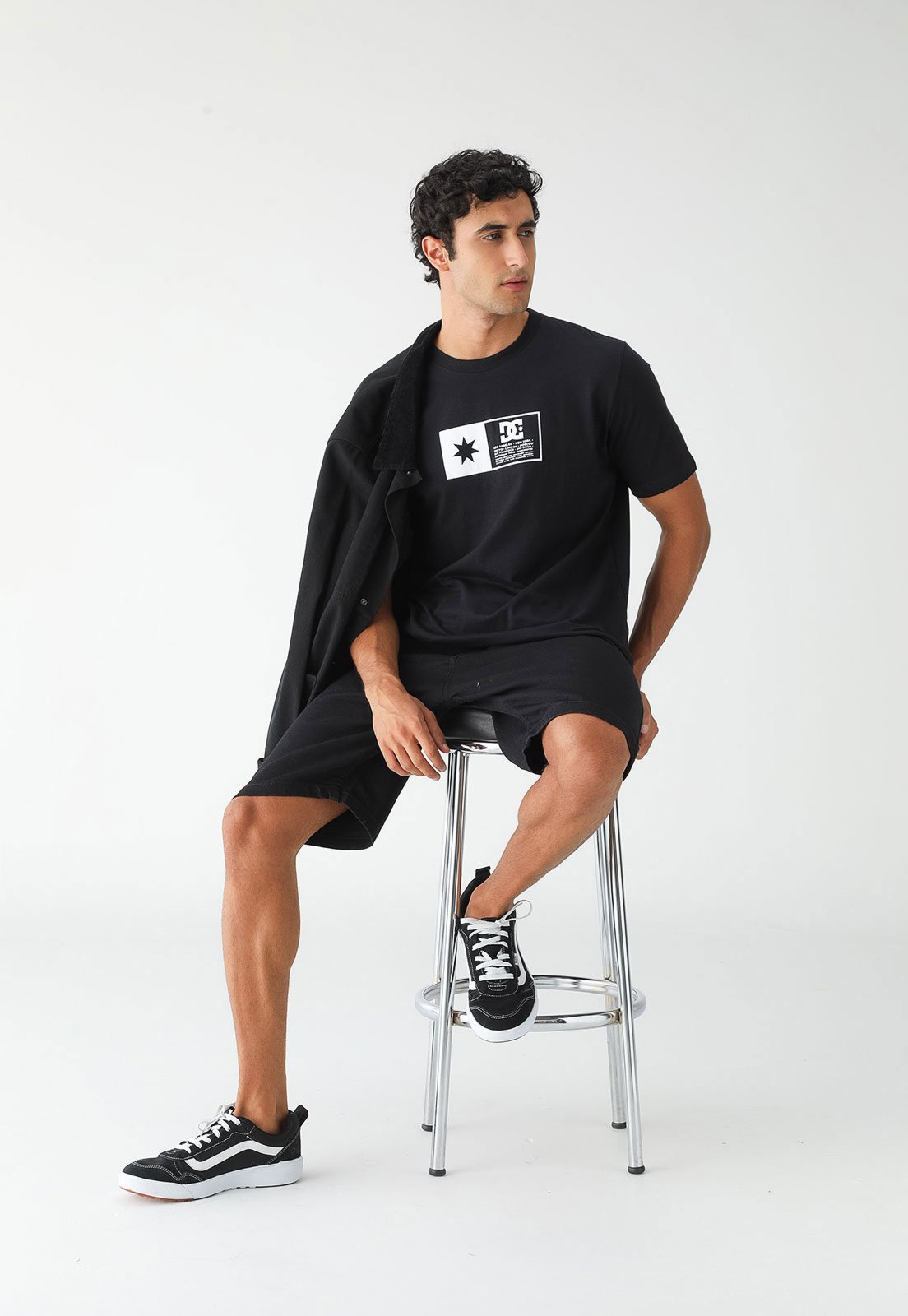 Camiseta DC Shoes Flag Box Preta