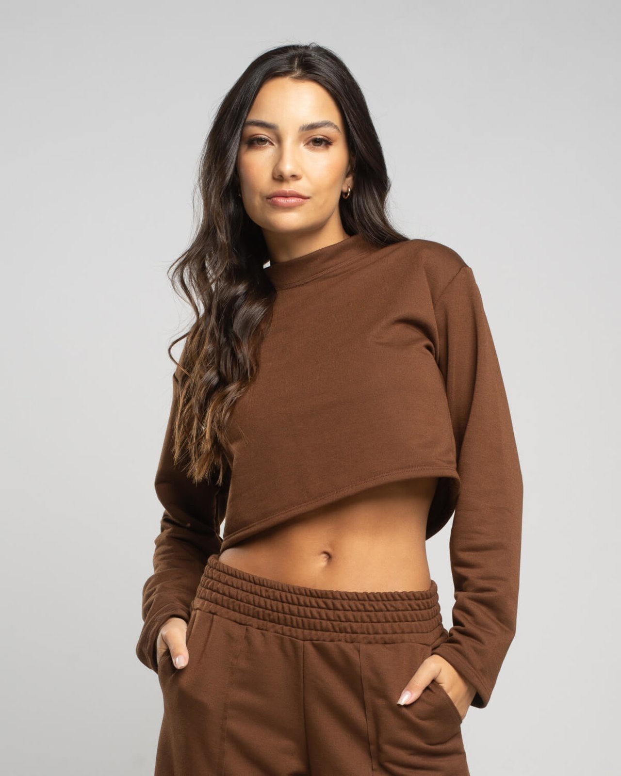 Casaco Cropped Vicbela Manga Longa Moletinho Inverno Marrom