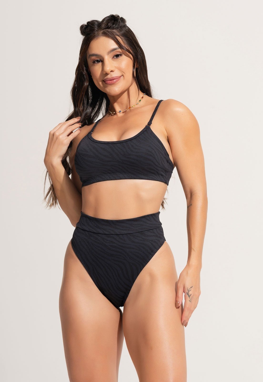 Biquíni MVB Modas Alcinha Bojo Hot Pants Fio Duplo Jacquard Preto