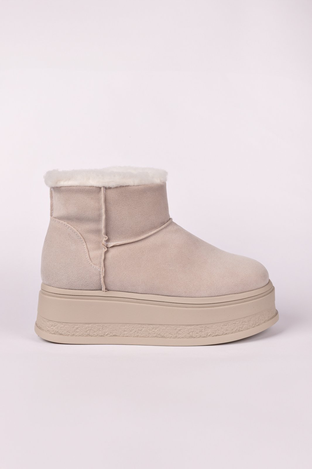 Bota Kemilly Western Peluciada Cano Baixo Giulia Bardo Off White
