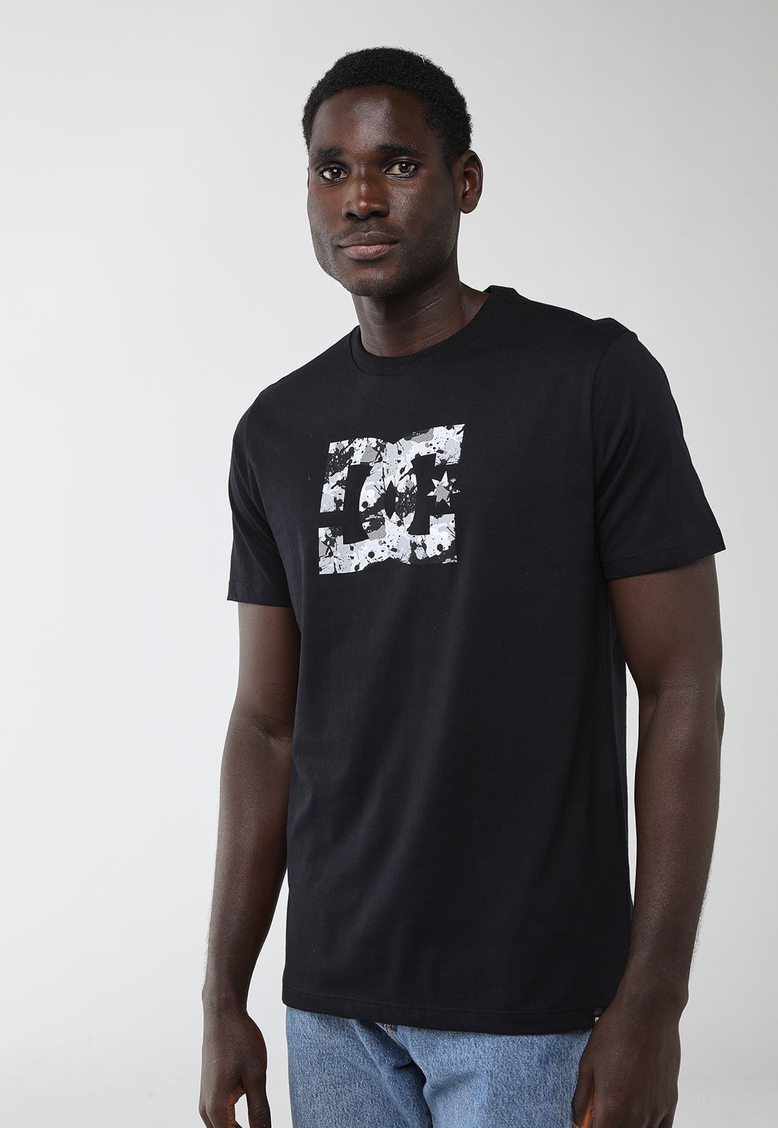 Camiseta Masculina DC Shoes Star Filled 3 Preta