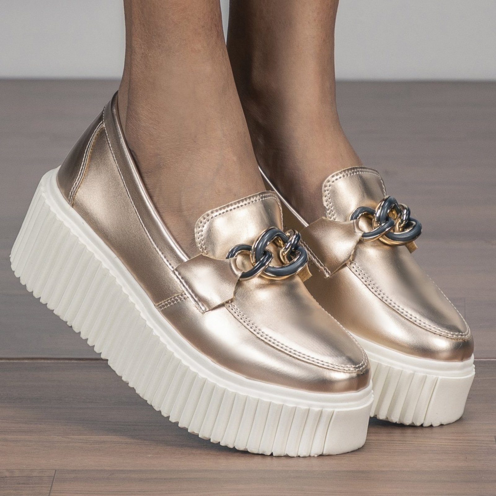 Mocassim Feminino GuGi Victoria Metalizado Sola Alta Antiderrapante Moda Rose Gold